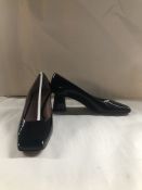 Rayne London Vernice Pumps.EU 37 RRP £440.00