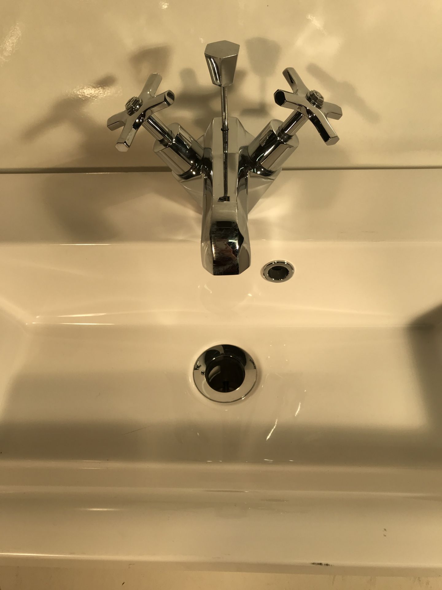 Sink W/ Mixer Tap - Image 4 of 6
