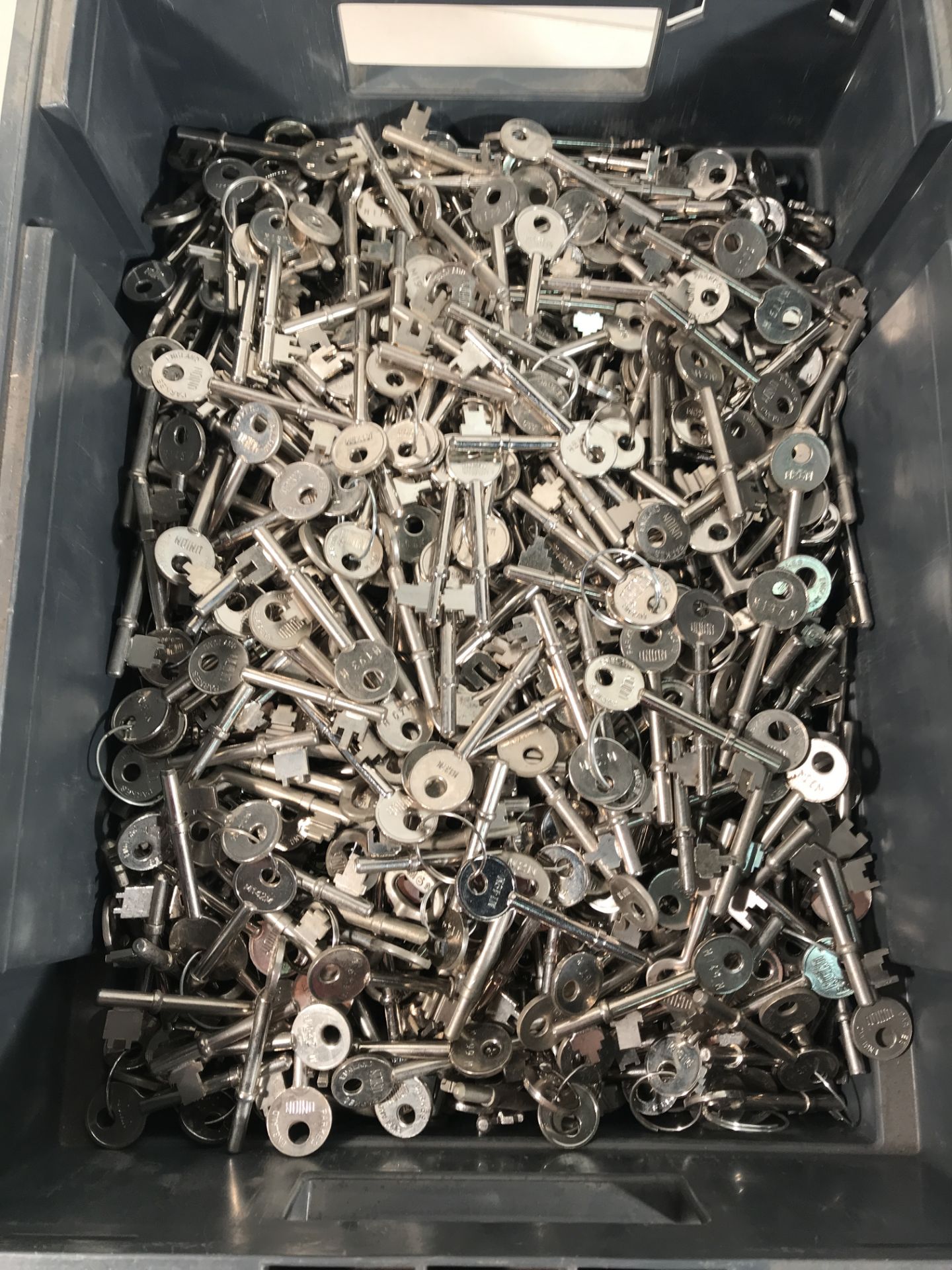 Quantity of Uncut Keys - Image 2 of 4