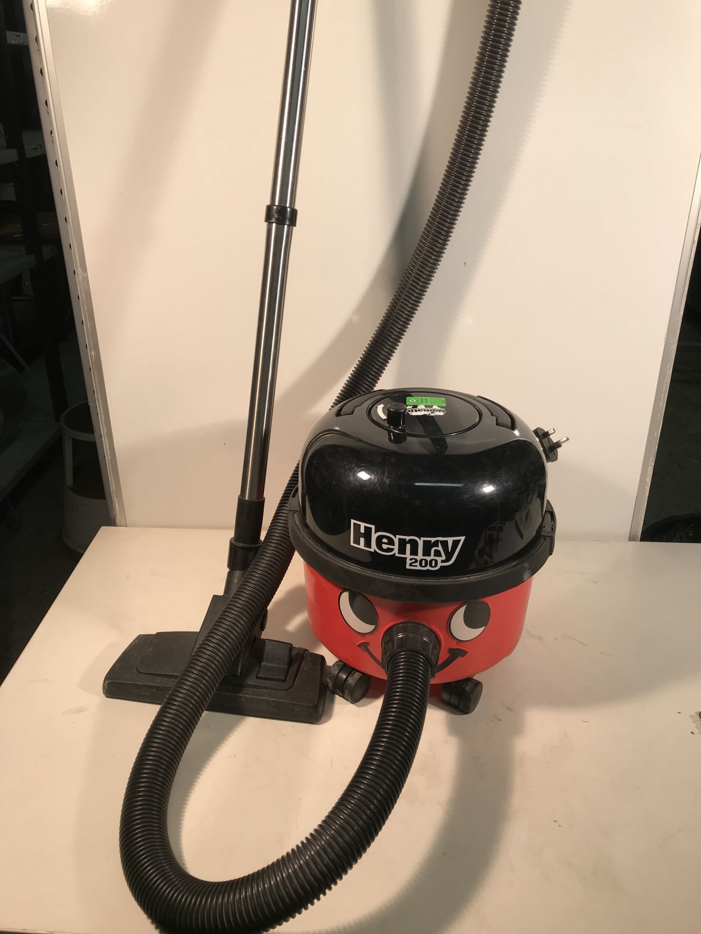 Henry 200 Vacuum Cleaner