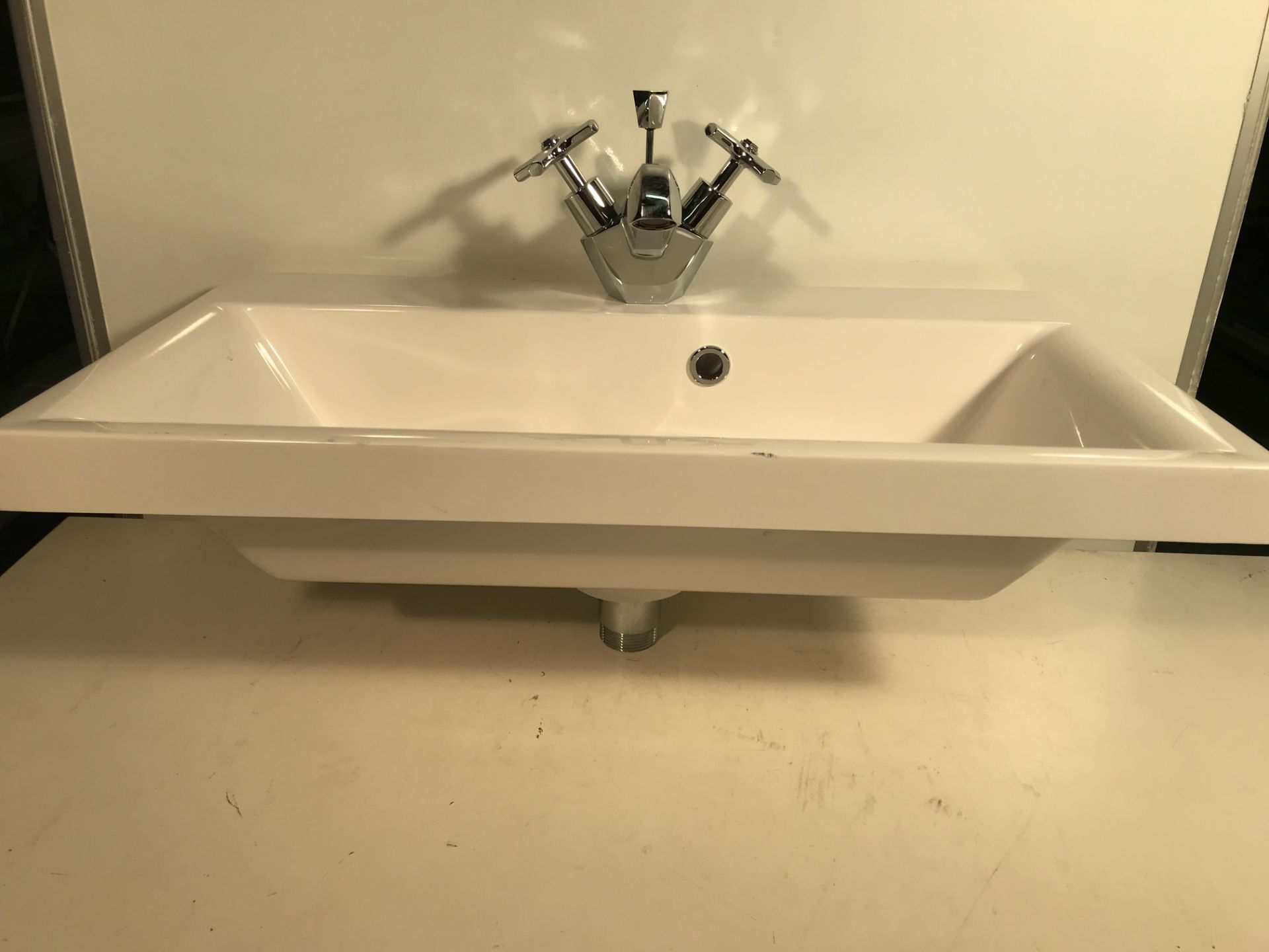 Sink W/ Mixer Tap - Image 2 of 6