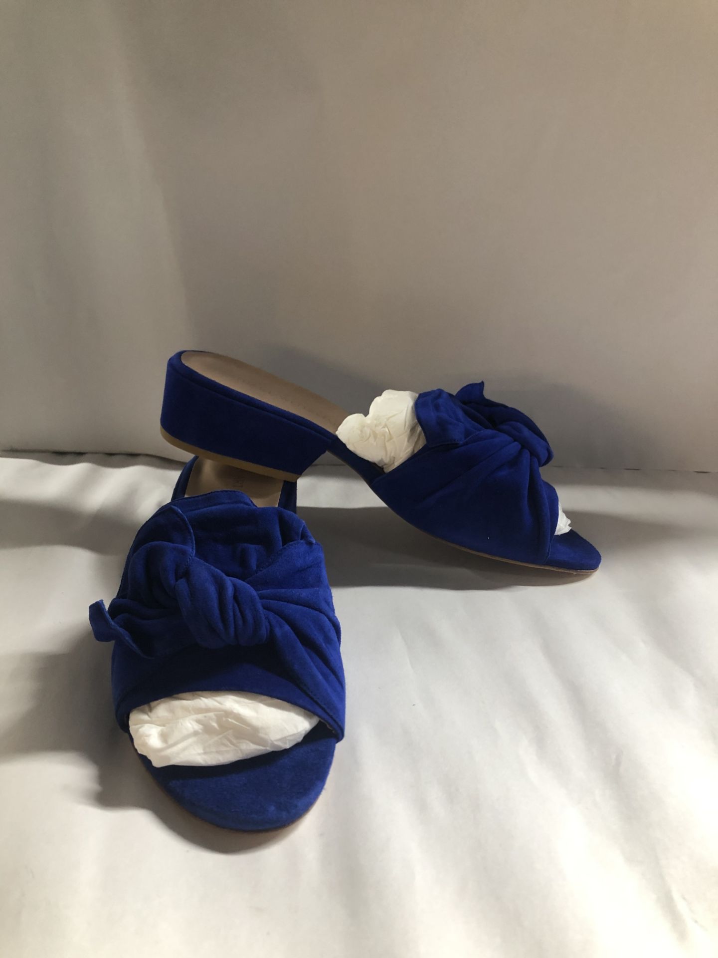 Stuart Weitzman Giftwrap Eletric Suede Heels. EU 40.5 RRP £290.00