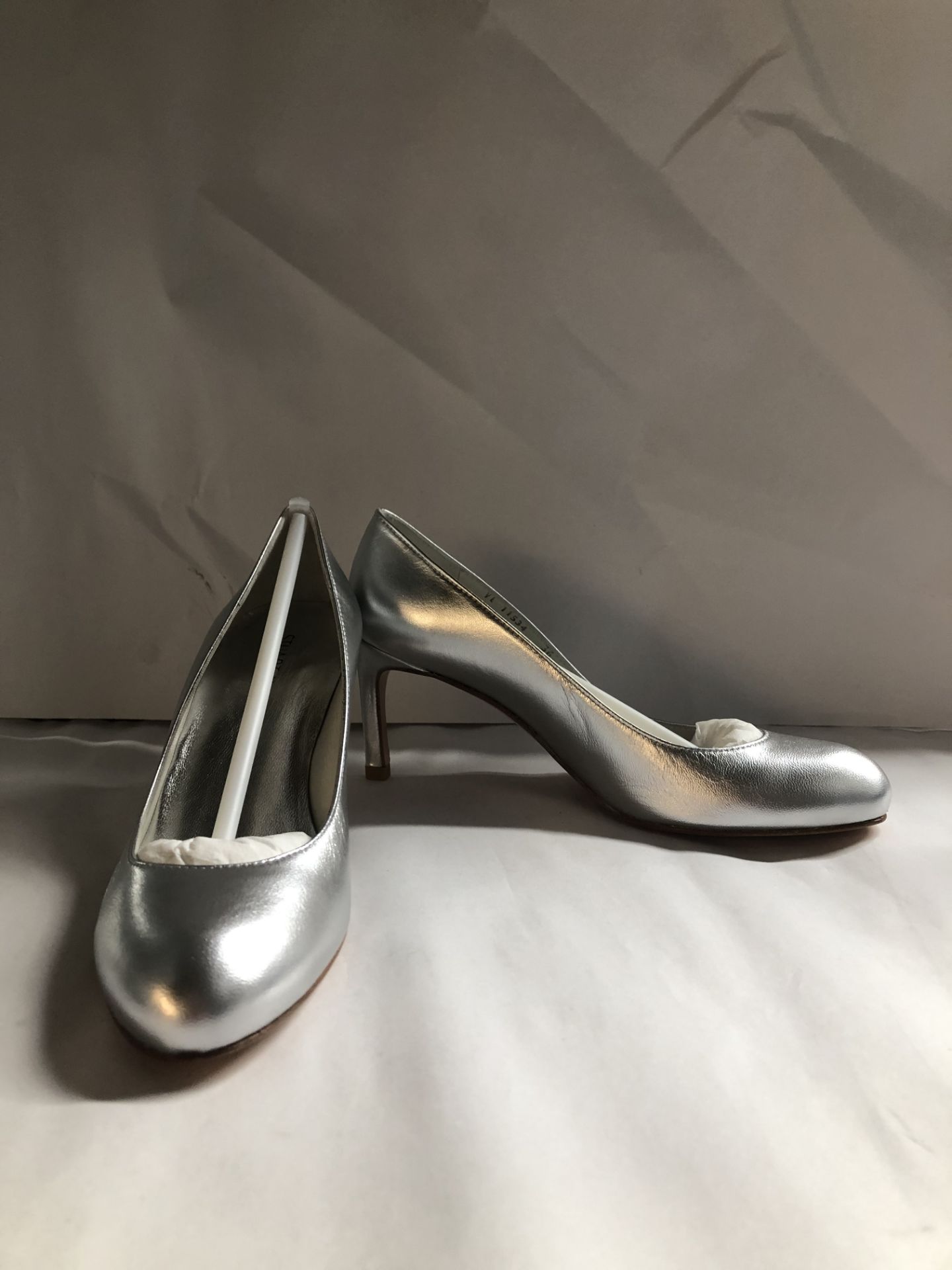 Stuart Weitzman Moody Silver Nappa Heels. EU 36 RRP £265.00