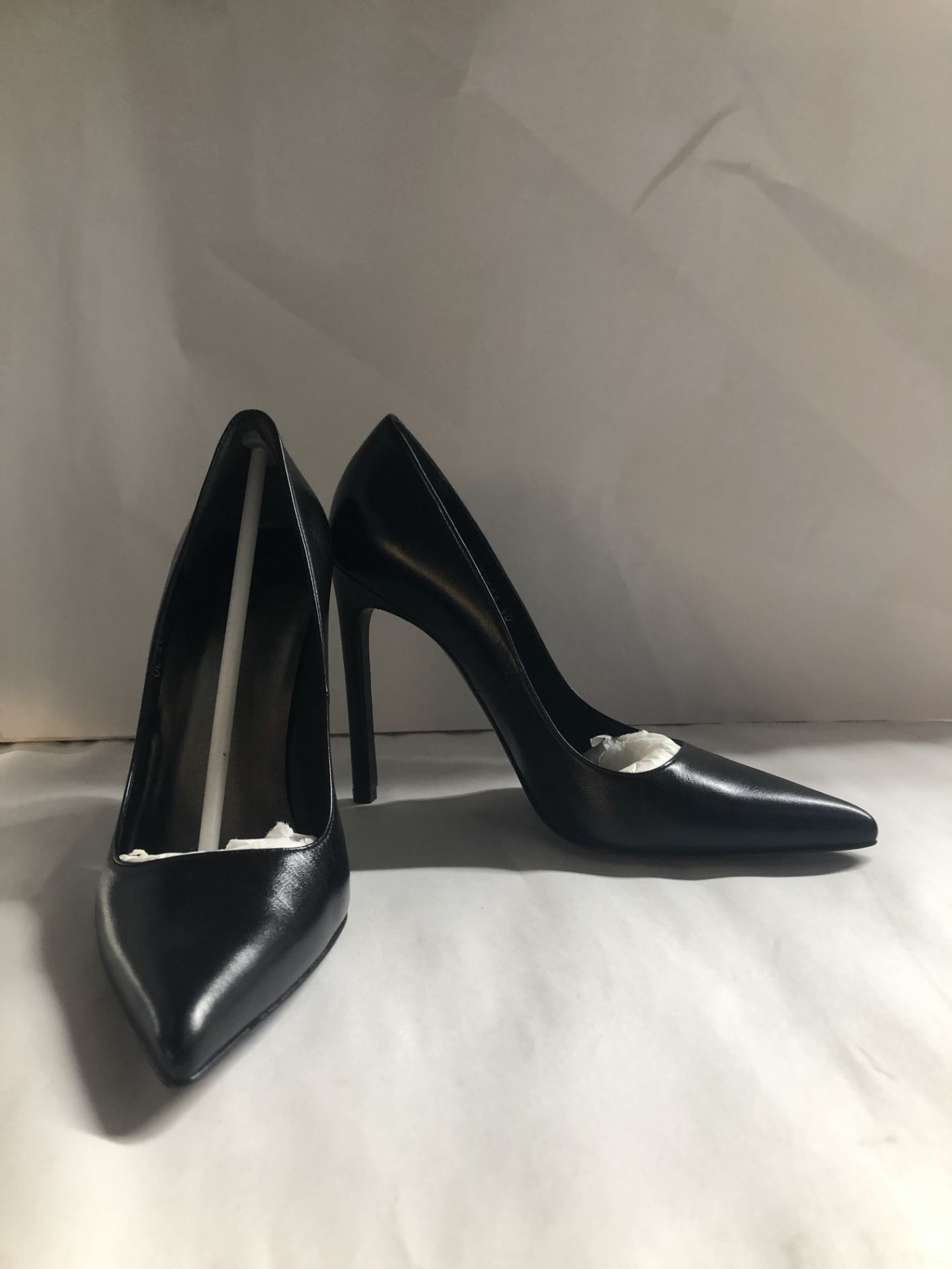 Stuart Weitzman Tia Black Supple Kid Heels. EU 40 RRP £290.00