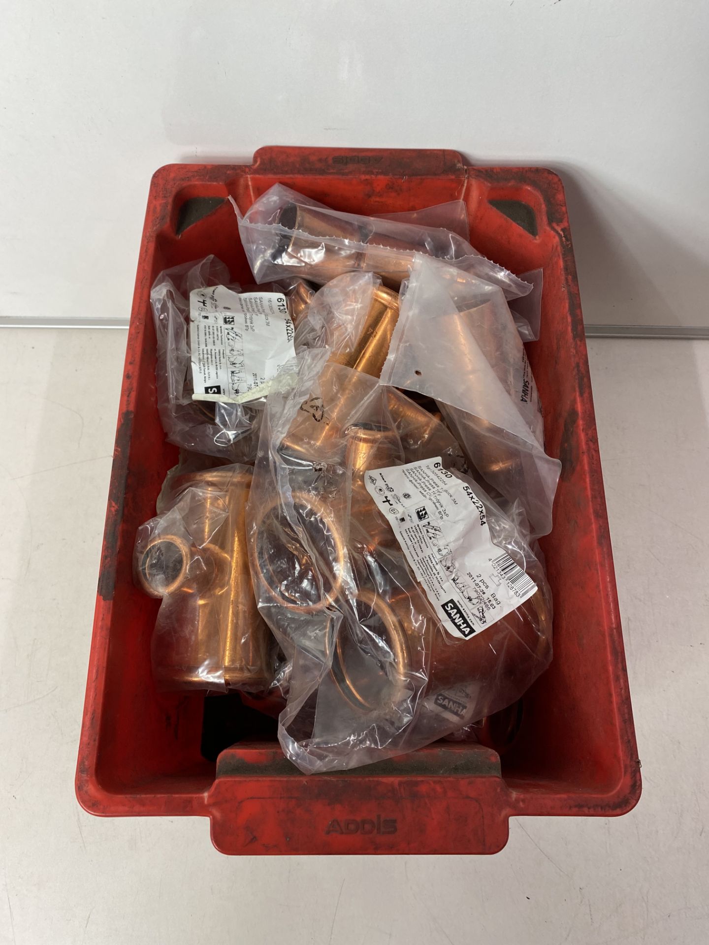 Mixed Lot Of Copper Sanha Pipe Fittings - Image 2 of 2