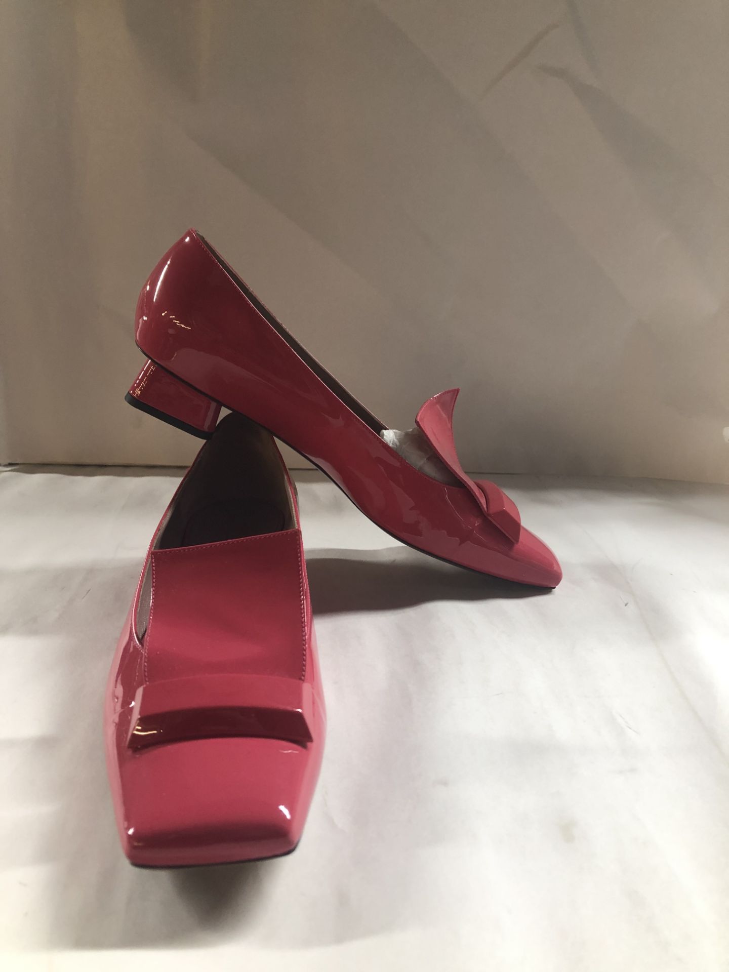 Rayne London Vitello Vernice Pumps. EU 41 RRP £440.00