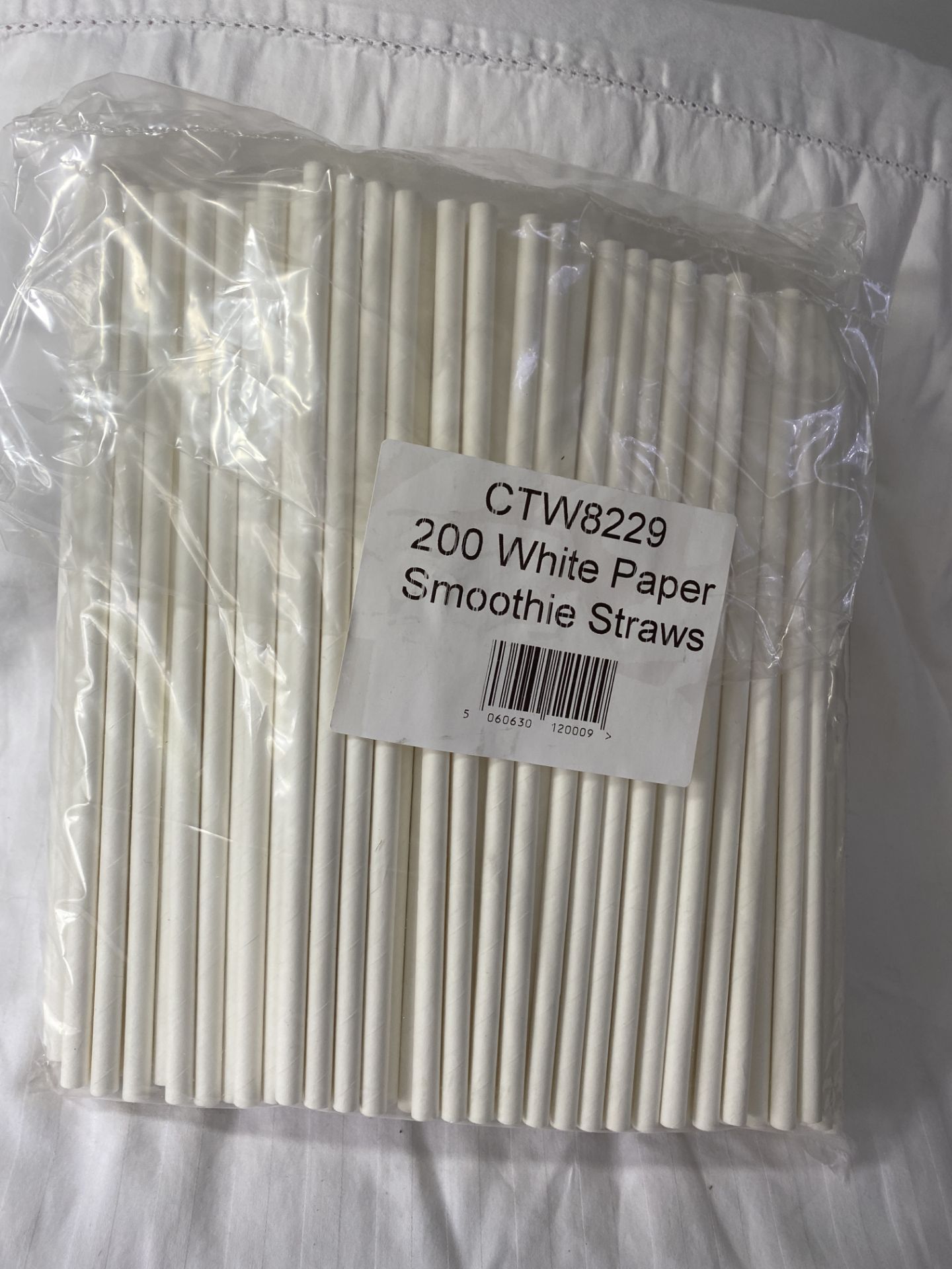 2 x Boxes of White Paper Smoothie Straws by 888 Gastro Disposables | DSP53 - Image 2 of 2