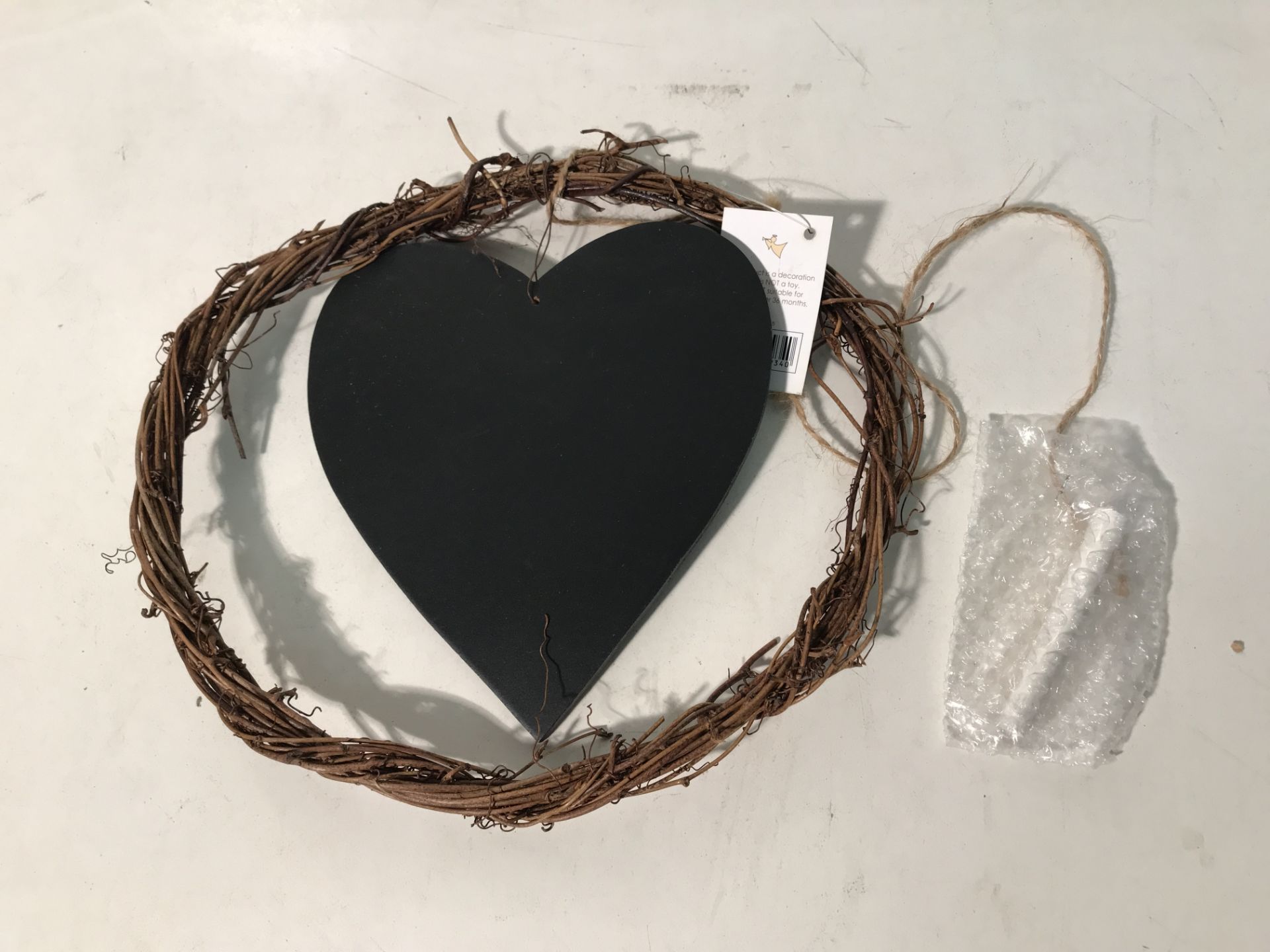 6 x Twig Wreath w/Heart Chalk Board and Chalk