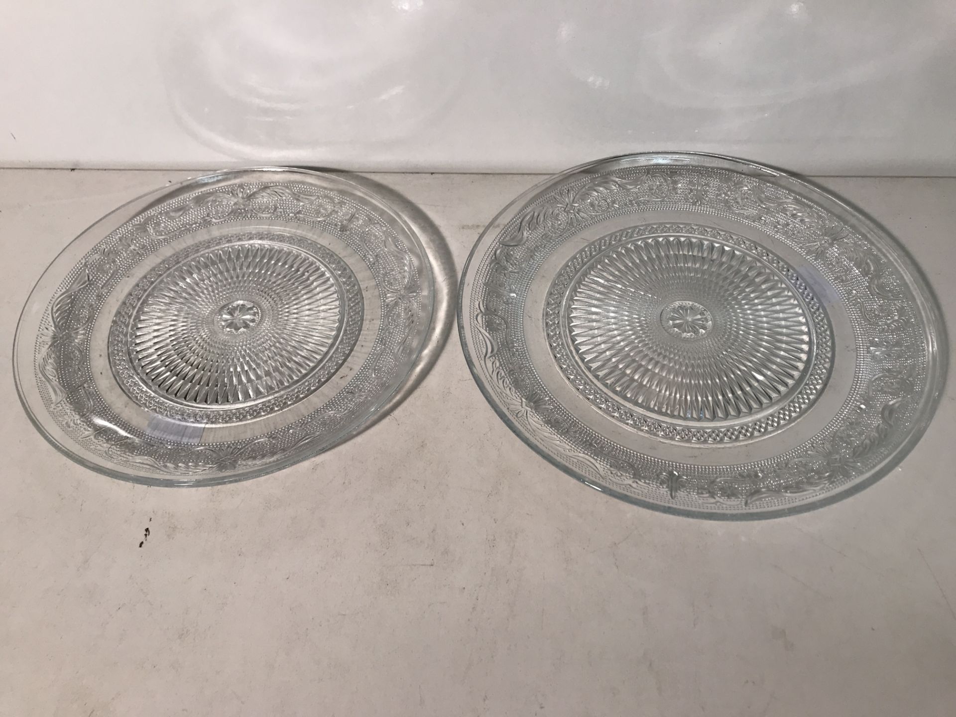 6 x Decorative Glass Cake Plate Sets - Image 2 of 4