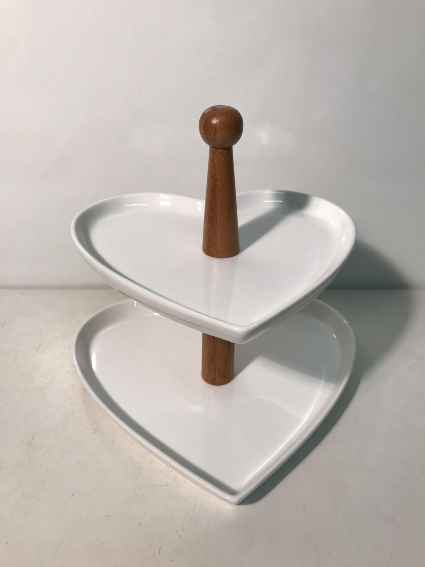 16 x White 2-Tier Heart Shaped Ceramic Bamboo Cake / Tea / Sandwich Stand - Image 2 of 6