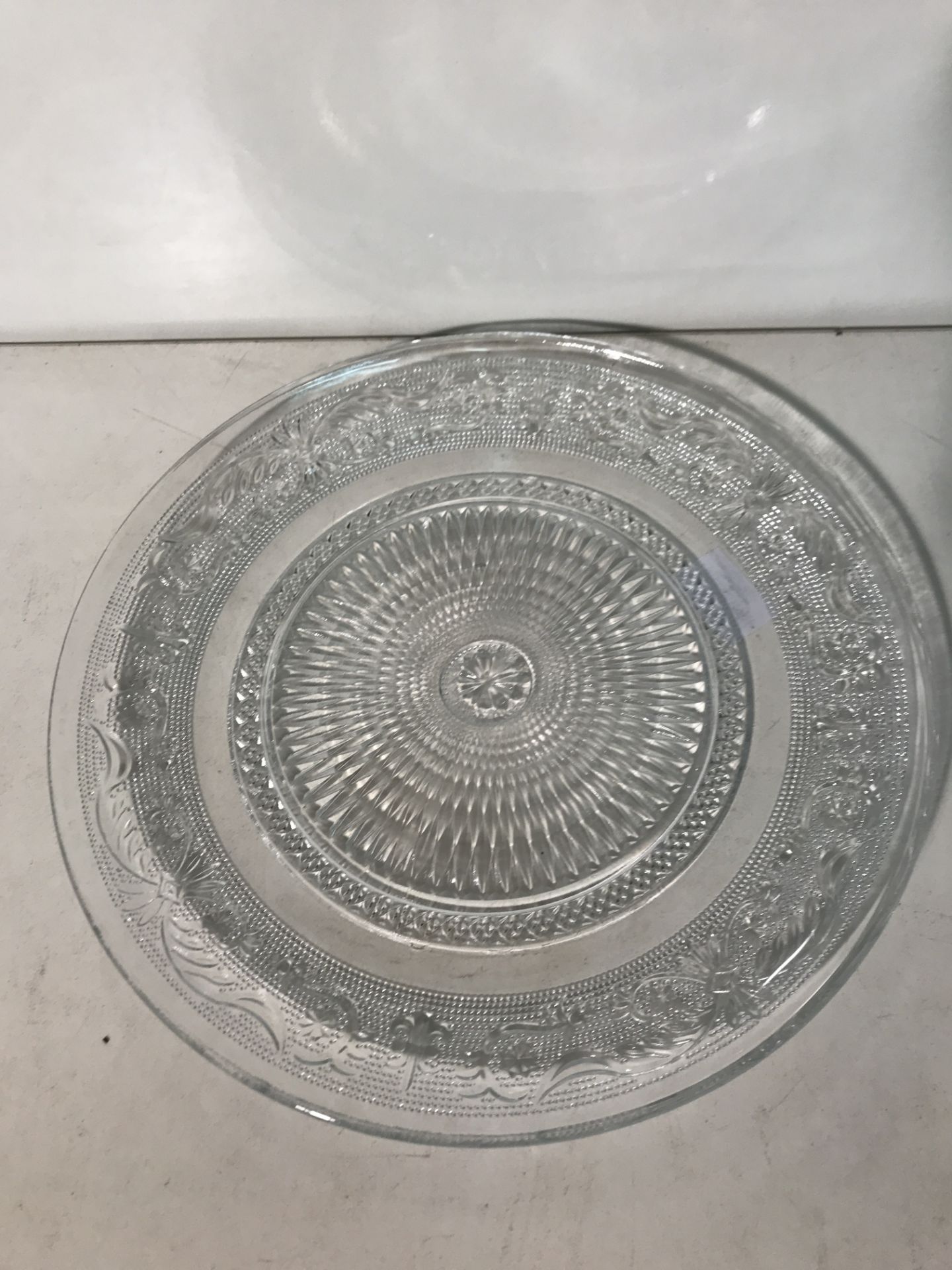 6 x Decorative Glass Cake Plate Sets - Image 3 of 4