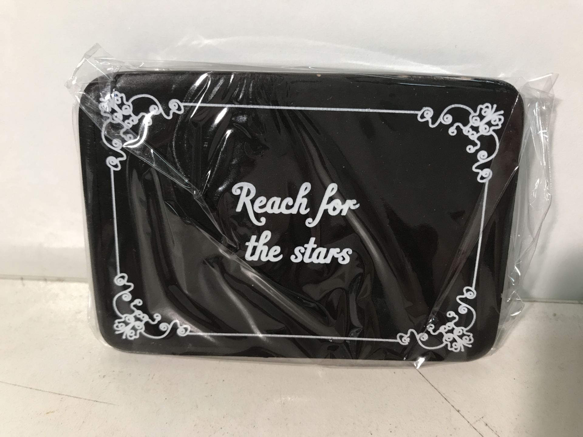 35 x 'Reach For The Stars' Ceramic Hanging Decorations - Image 2 of 3