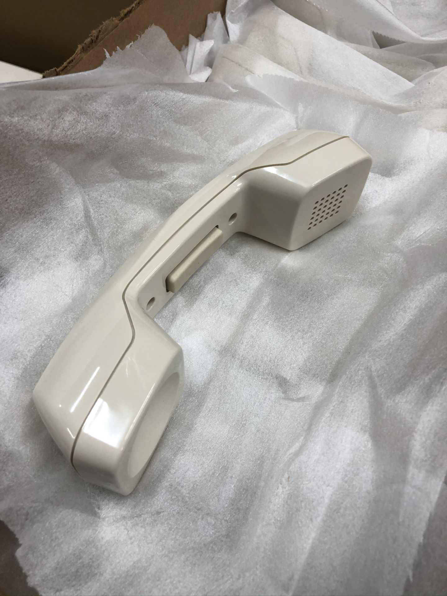 50 x Primo White Handset Telephones - Image 4 of 4