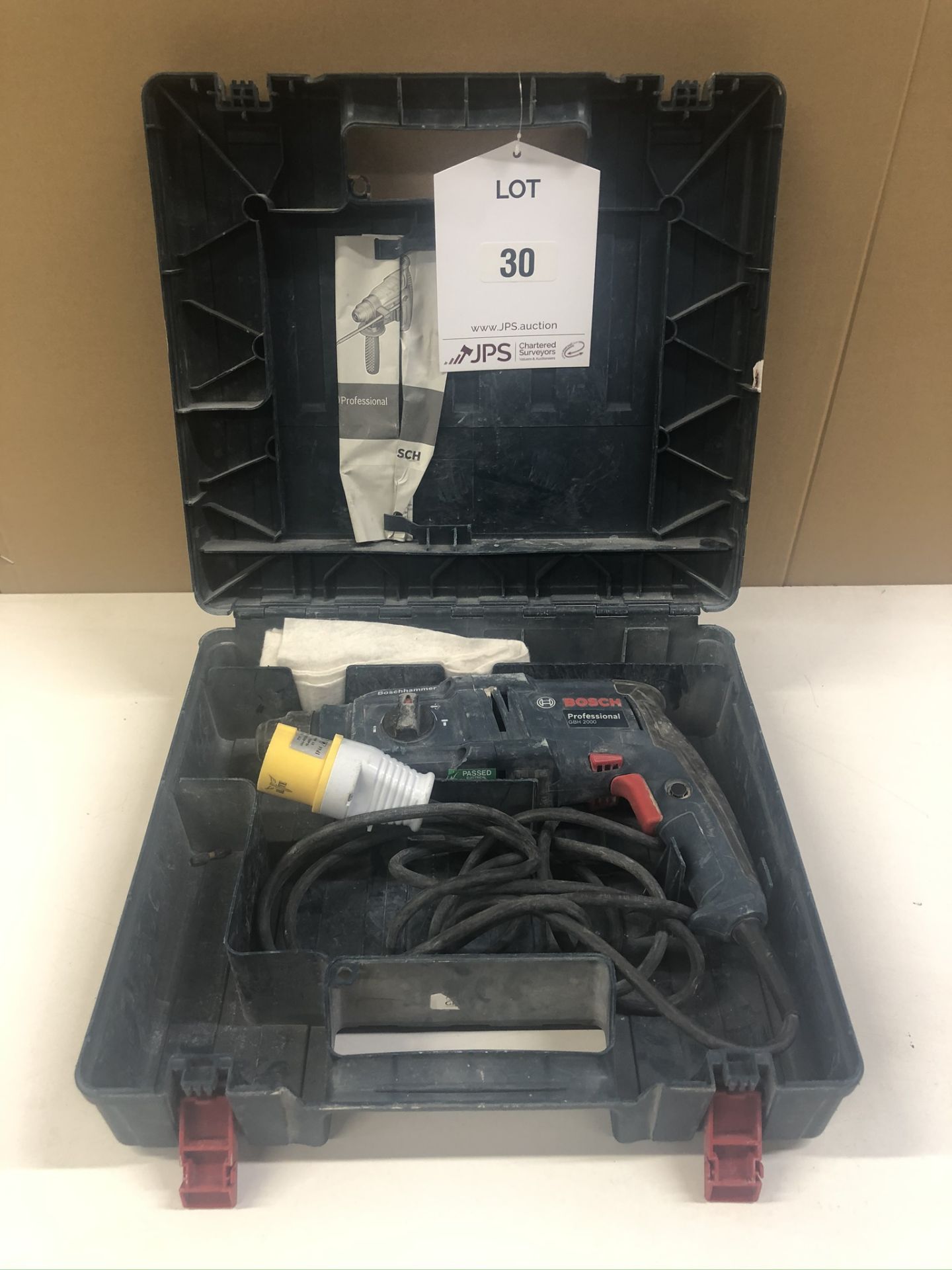 Bosch Professional GBH2000 Rotary Hammer Drill in Case | YOM: 2016