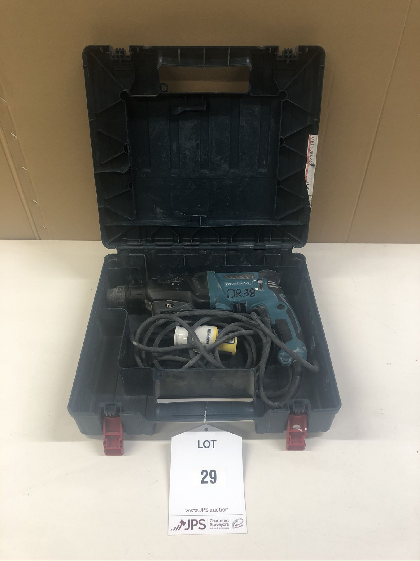 Makita HR2610 Rotary Hammer Drill in BOSCH Case | YOM: 2015