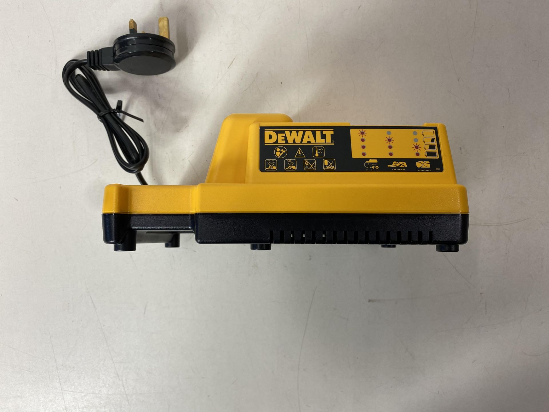 Dewalt 36v Batteries And Charger Set - Image 6 of 7