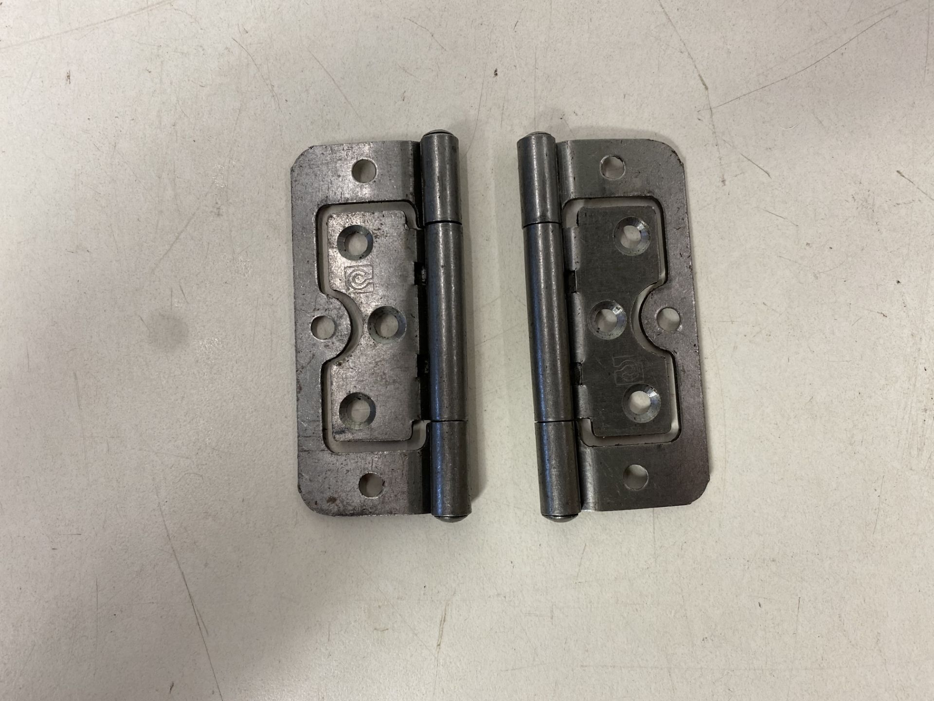 Mixed Lot Of Various Sized Crompton Hardware Hurlinge Self Locating Hinges