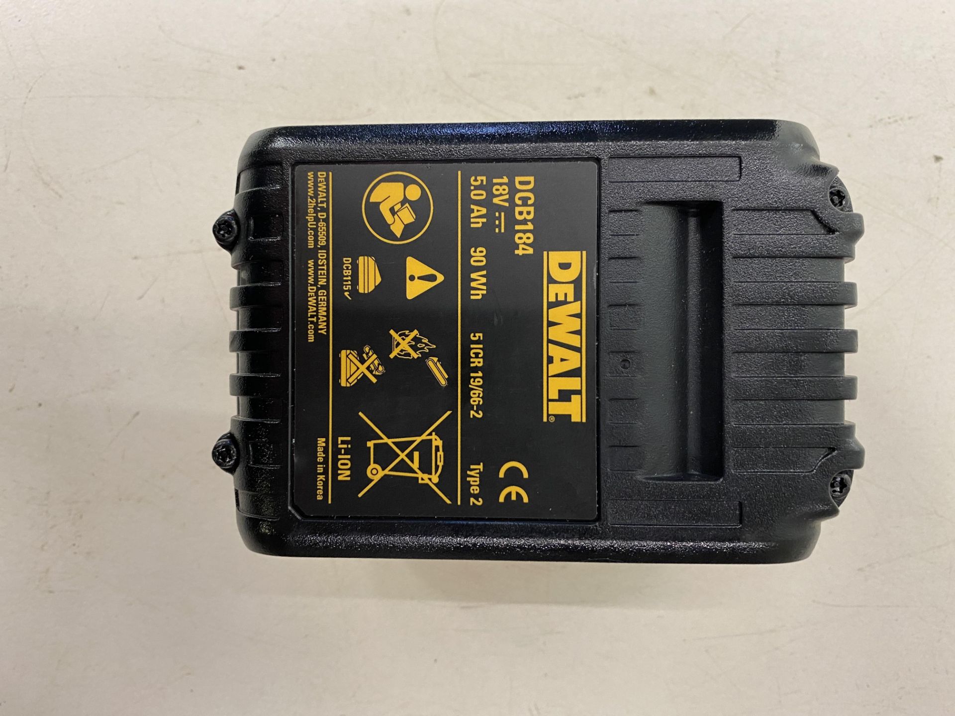 Dewalt 18v Batteries And Charger Set - Image 3 of 6