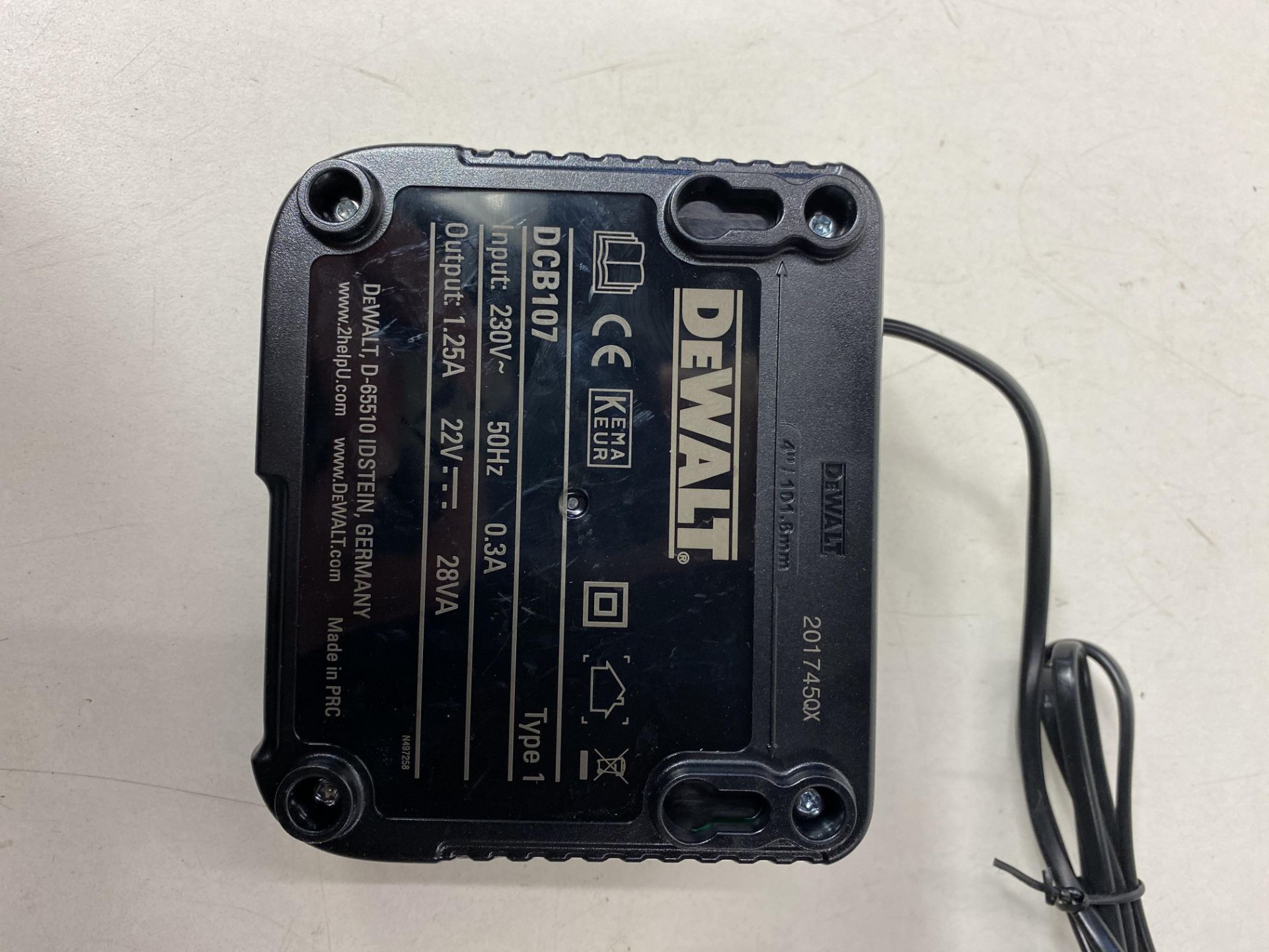 6 x Dewalt DCB107 XR Multi-Voltage Charger - Image 4 of 4