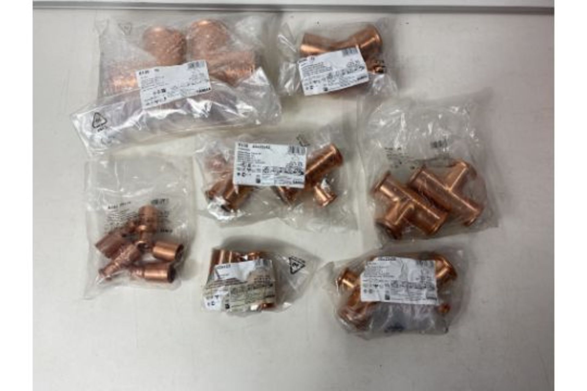 Mixed Lot Of Copper Sanha Pipe Fittings - Image 3 of 4