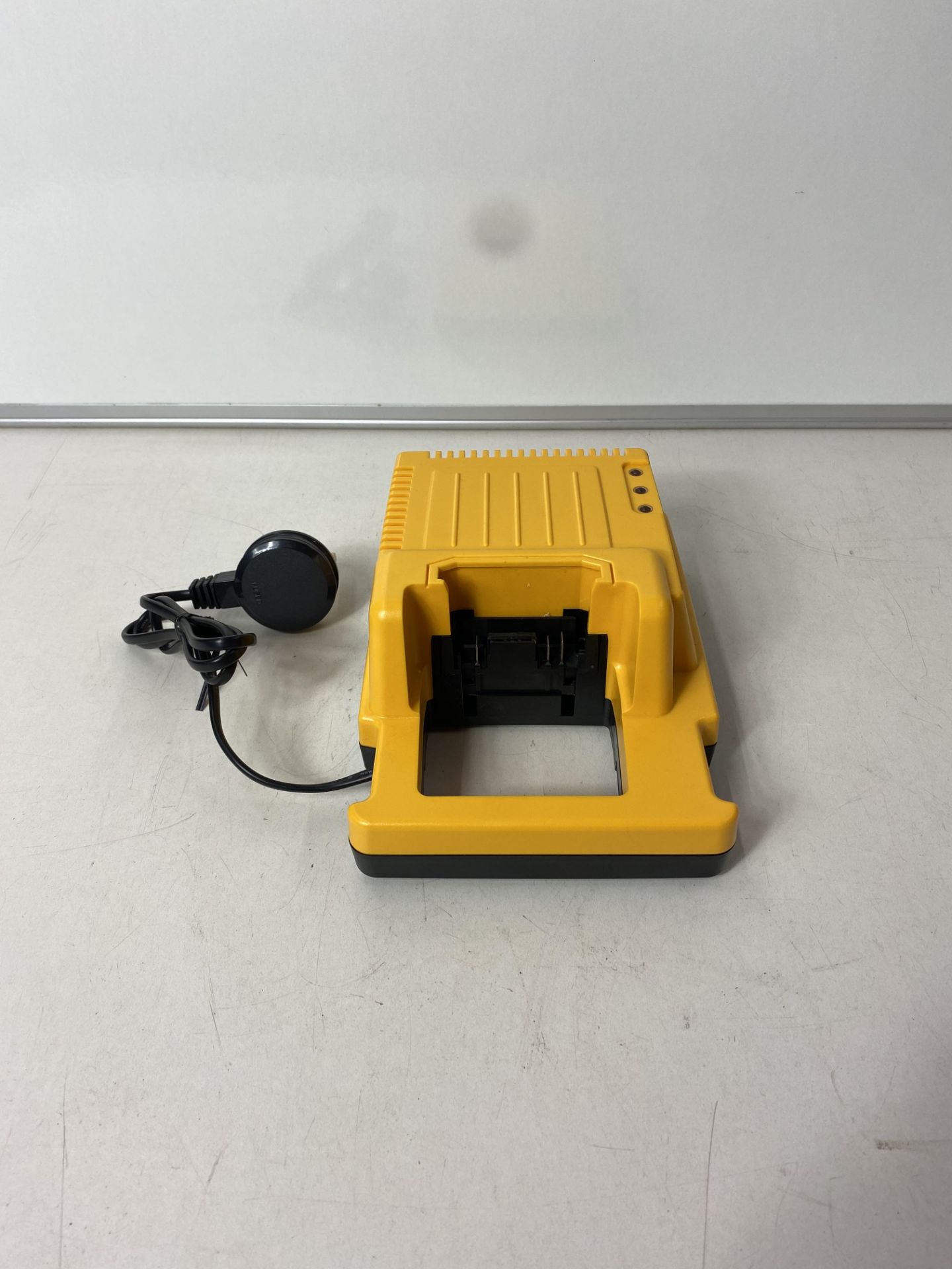 Dewalt 36v Batteries And Charger Set - Image 5 of 7