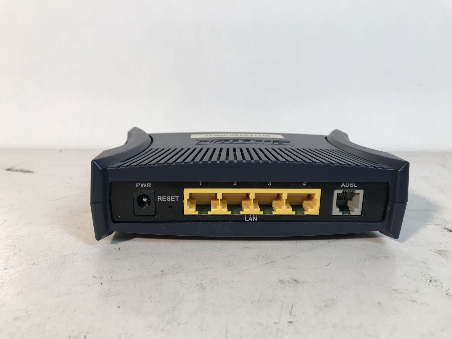 Billion Electric CO Ltd 4 Port Modem/Router - Image 2 of 4