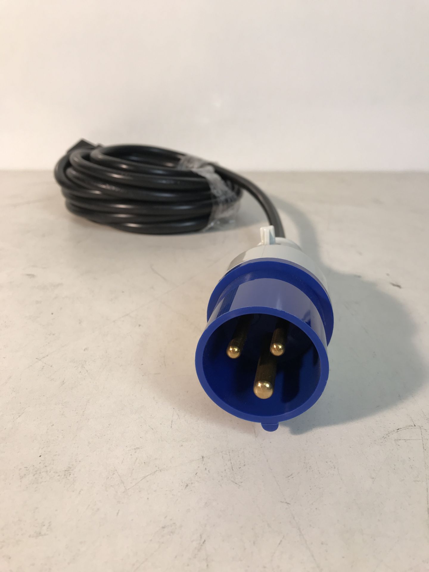 4 x 240v Adaptor Power Cables - Image 3 of 4