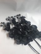 14 x Garlands and Artificial Flowers. See description