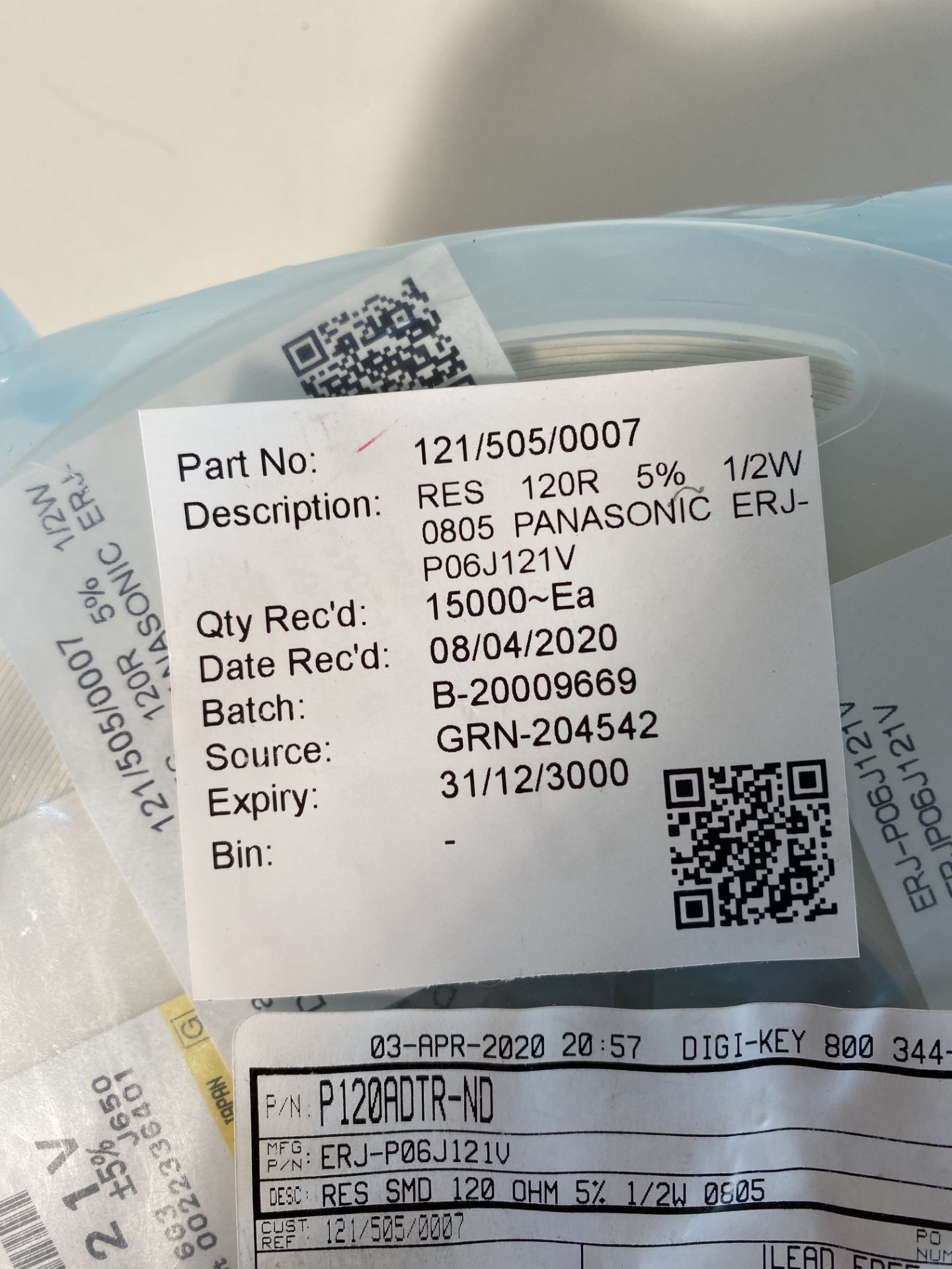 7 x 15,000 x Panasonic ERJ-P06J121V Thick Film Resistors - SMD 0805 120ohms 5% Thick Film Resistor - Image 2 of 2