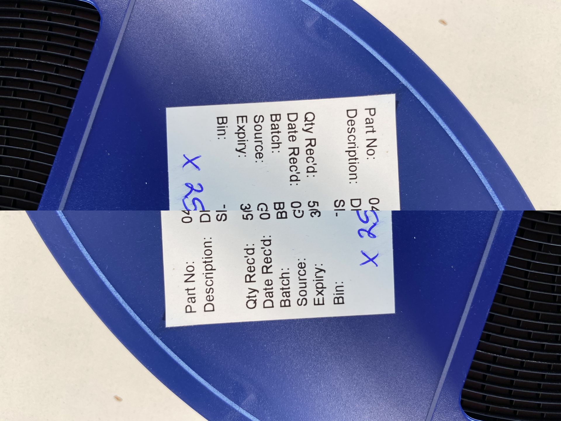 11,025 x ON Semiconductor MBRS320T3G Schottky Diodes & Rectifiers 3A 20V - Image 9 of 10