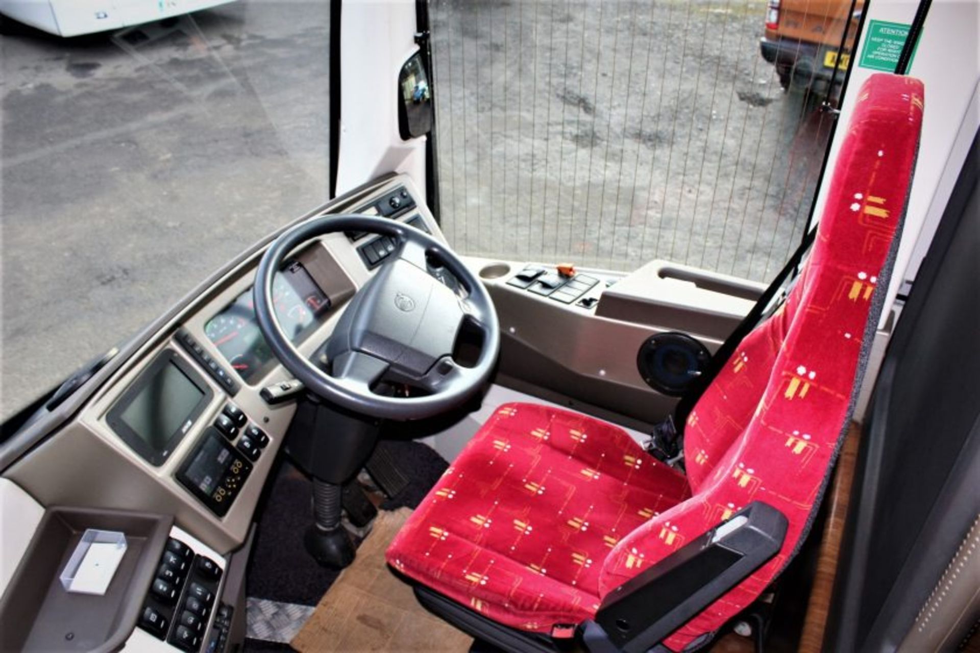 2015 | Volvo SunSundegui SC5 41 Seater B8R Euro 6 Coach | Reg: SD15 UWM | 154,687 KMS - Image 18 of 20
