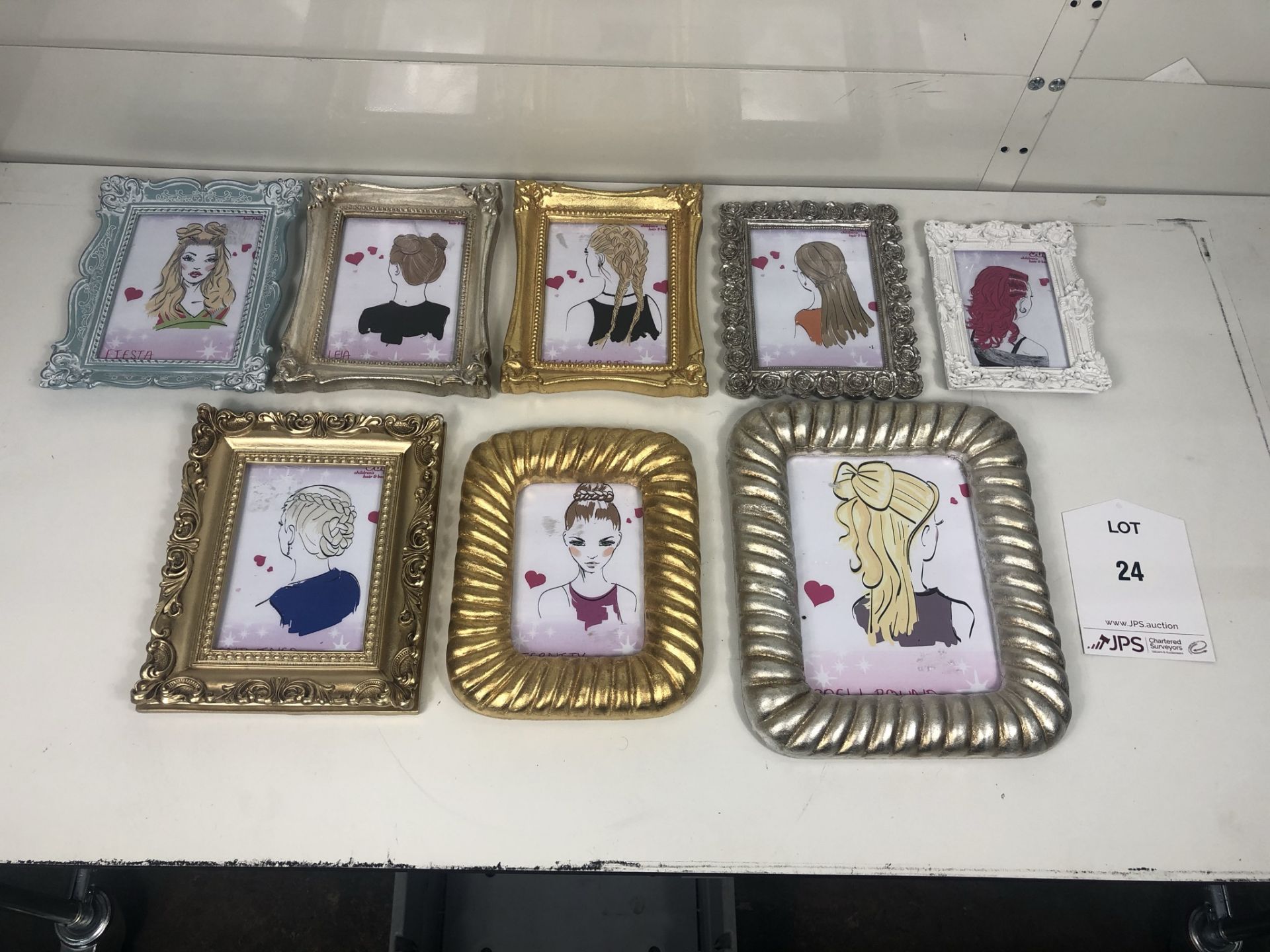 8 x Various Wall Mountable Picture Frames