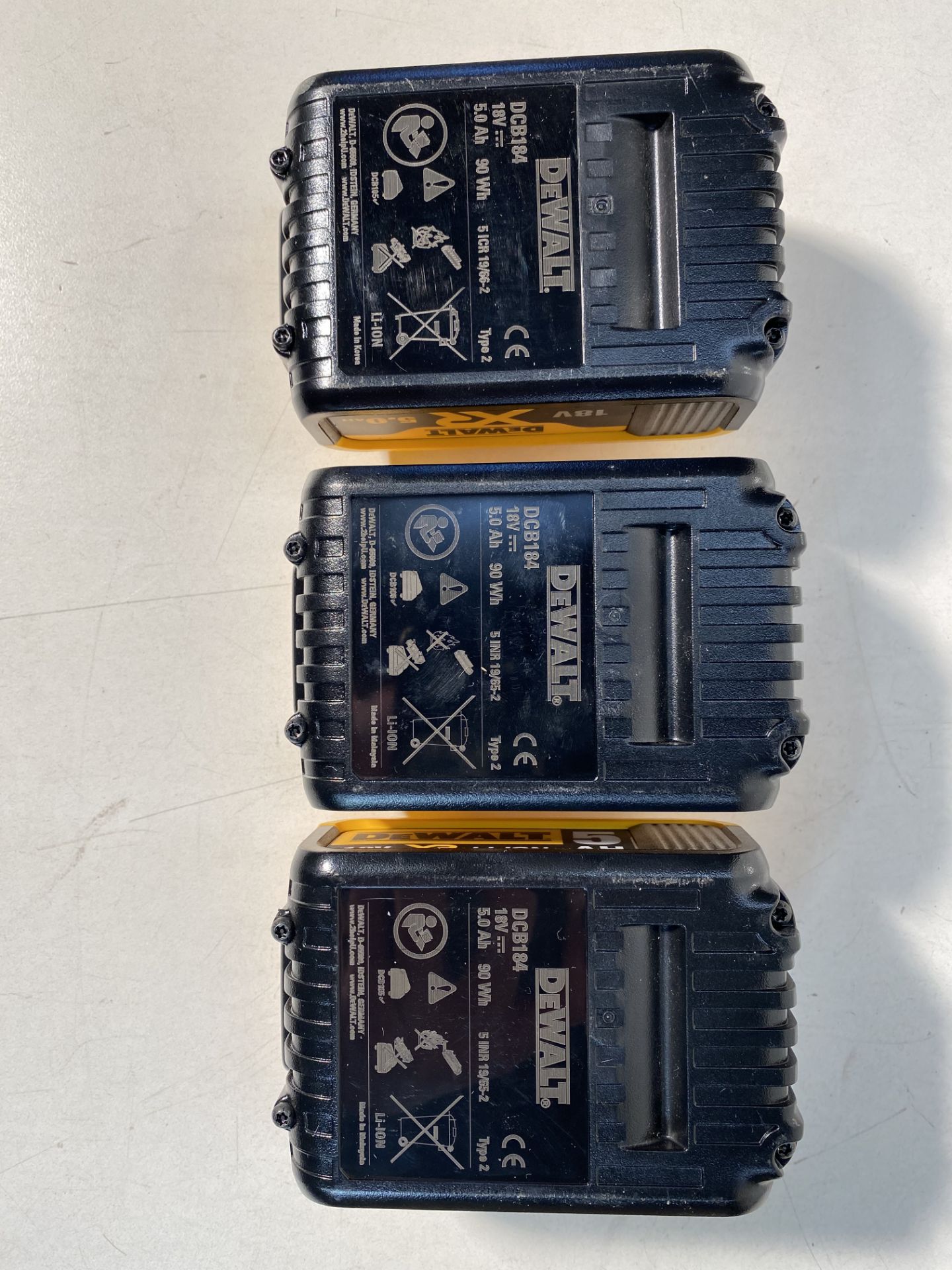 3 x DEWALT DCB184 18V 5AH LI-ION XR SLIDE BATTERIES - Image 3 of 3