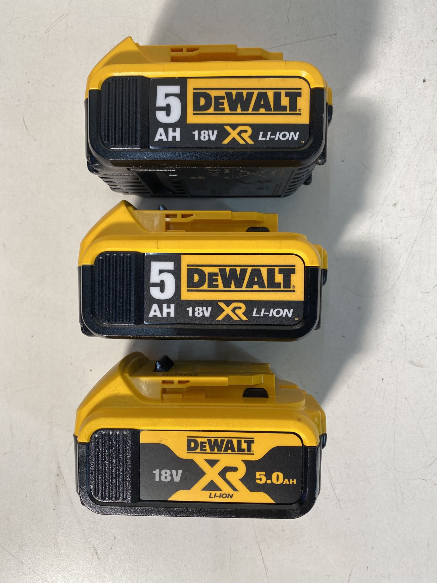 3 x DEWALT DCB184 18V 5AH LI-ION XR SLIDE BATTERIES