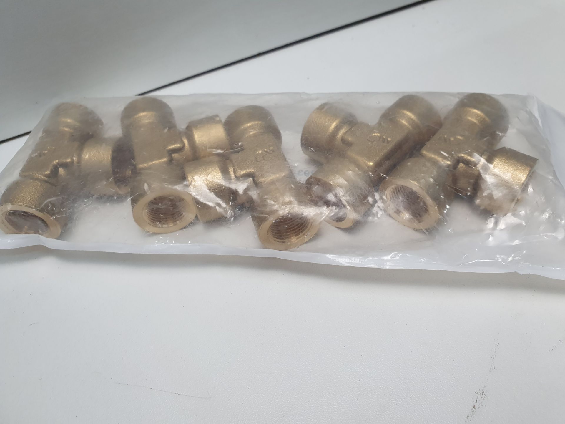 Legris Brass 3/8 in BSPP Female x 3/8 in BSPP Female Tee Equal Tee Threaded Fitting - Image 2 of 3