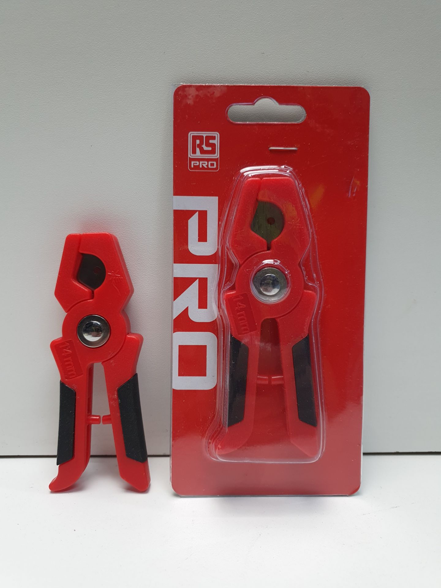 4 Sets of RS PRO Pipe Cutter's 13 mm, Cuts Plastic