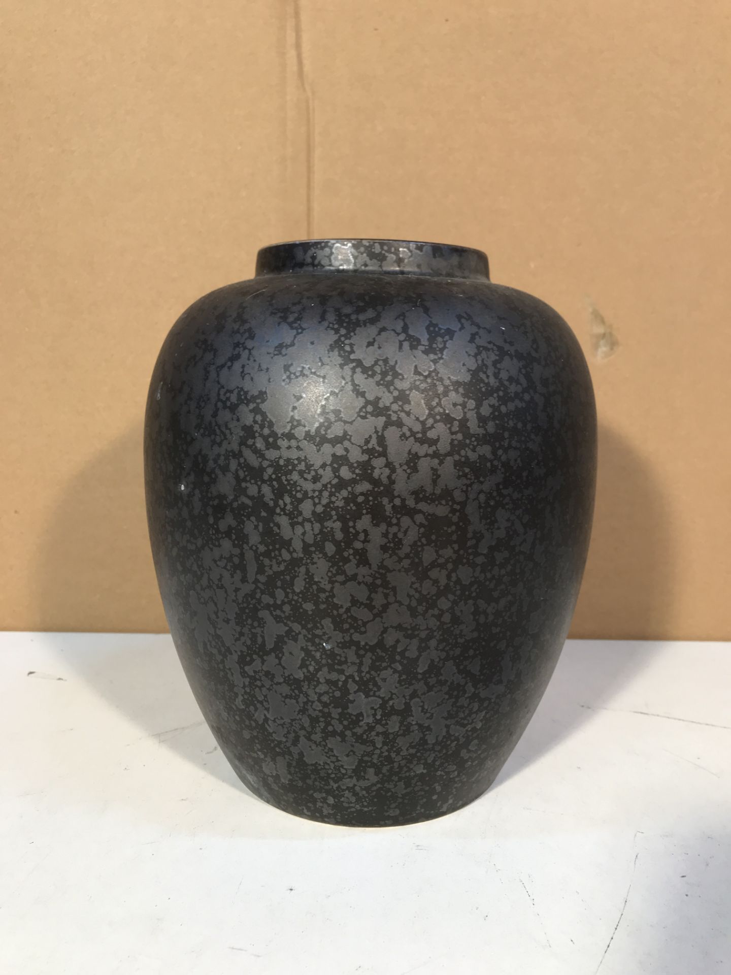 Black/Grey Vase - Image 3 of 3