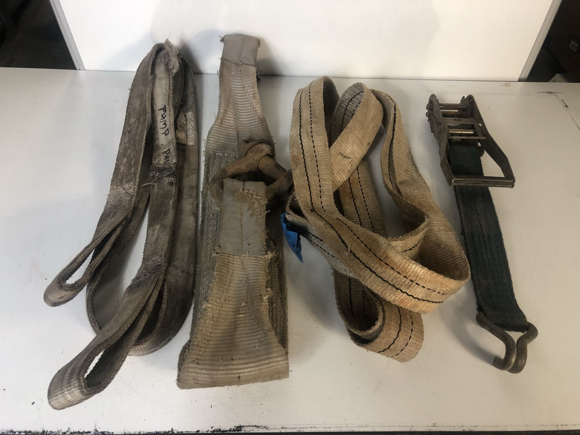 Quantity of Heavy Duty Lifting Straps/Hooks - Image 2 of 2