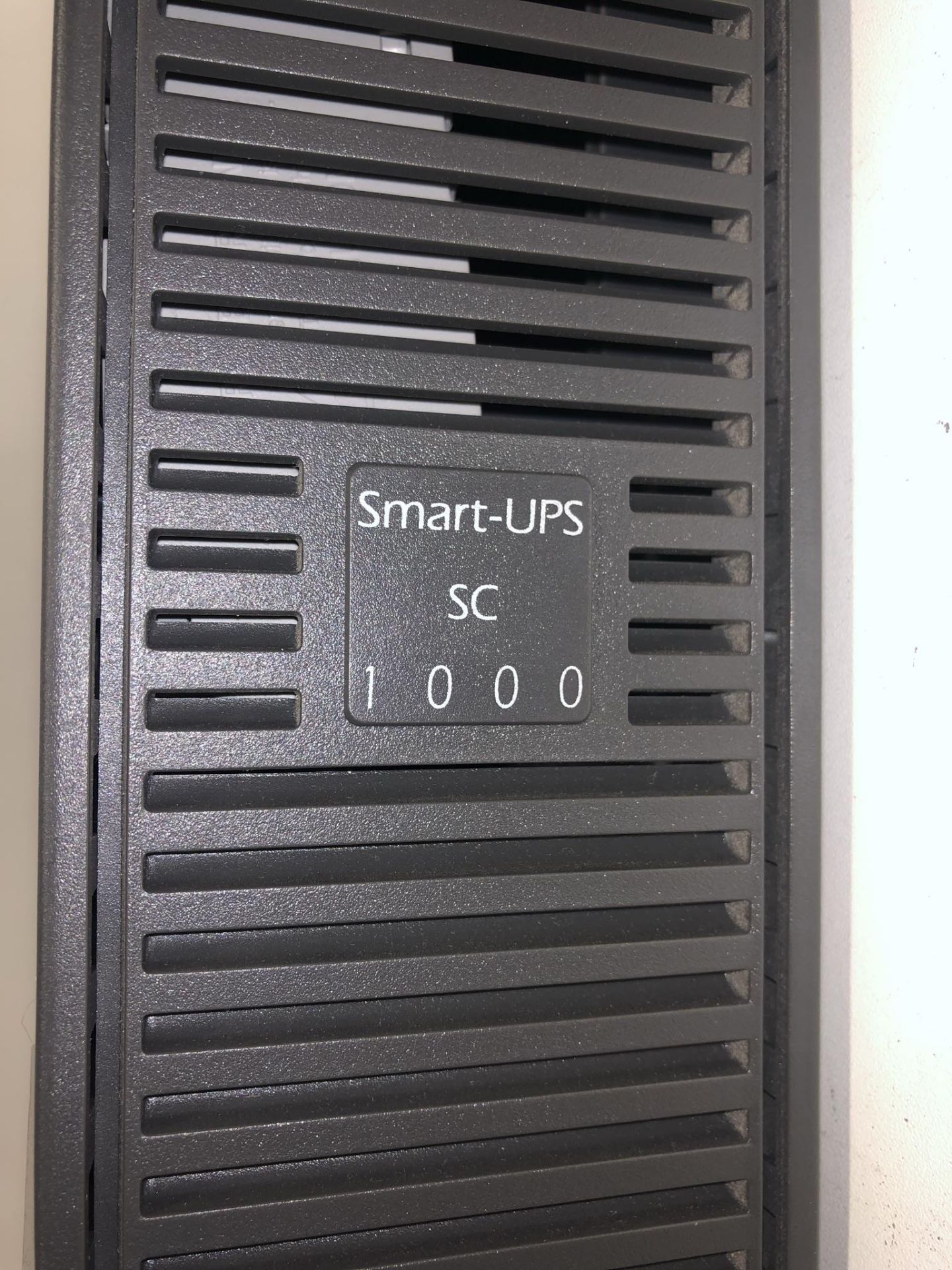 APC Smart-UPS SC1000I Rackmount Tower - Image 3 of 5