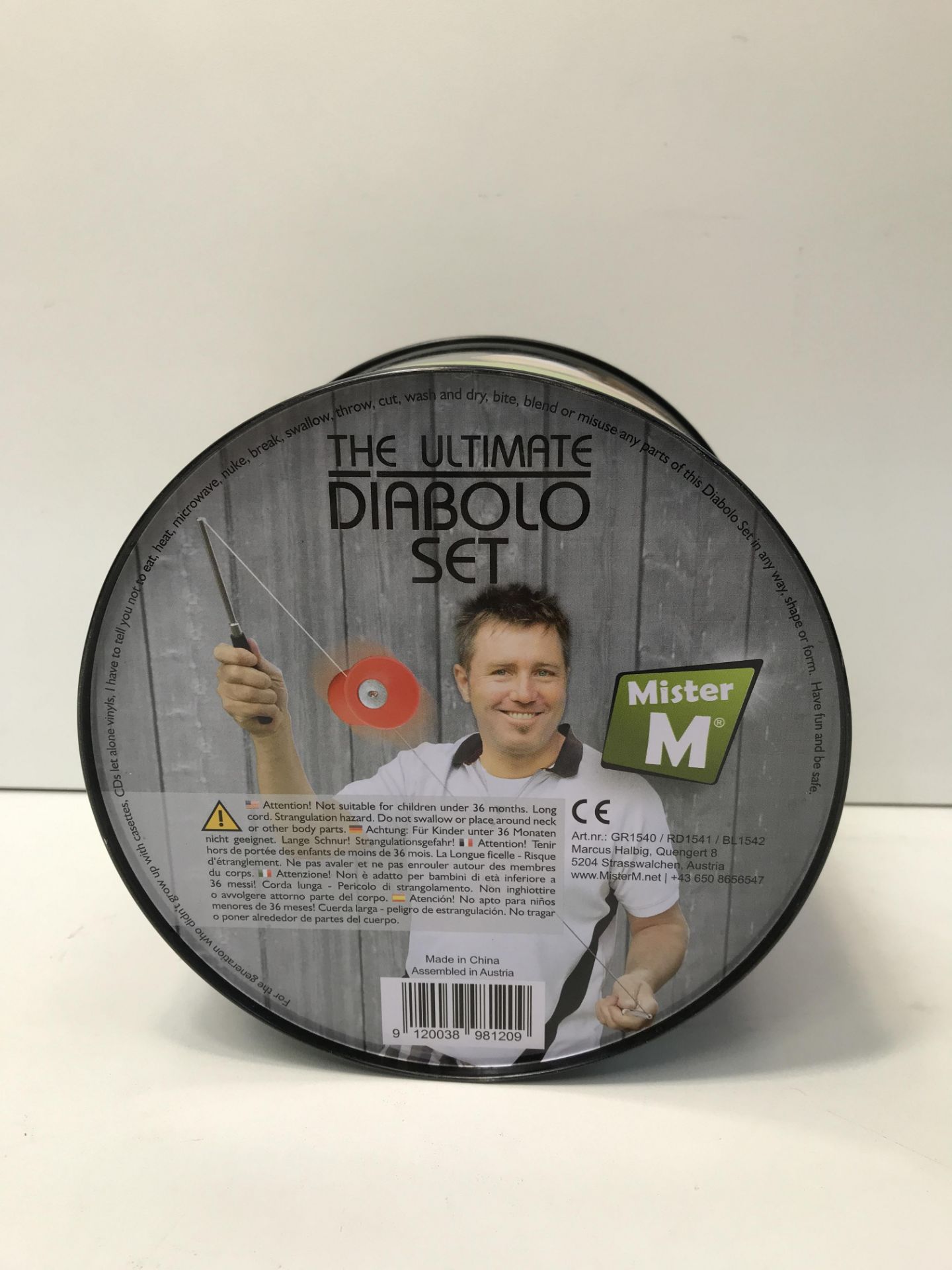 5 x Diabolo + Aluminium Poles + Online Video All in a Elegant Tin Jar – "The Latest Diabolo Juggling - Image 4 of 6