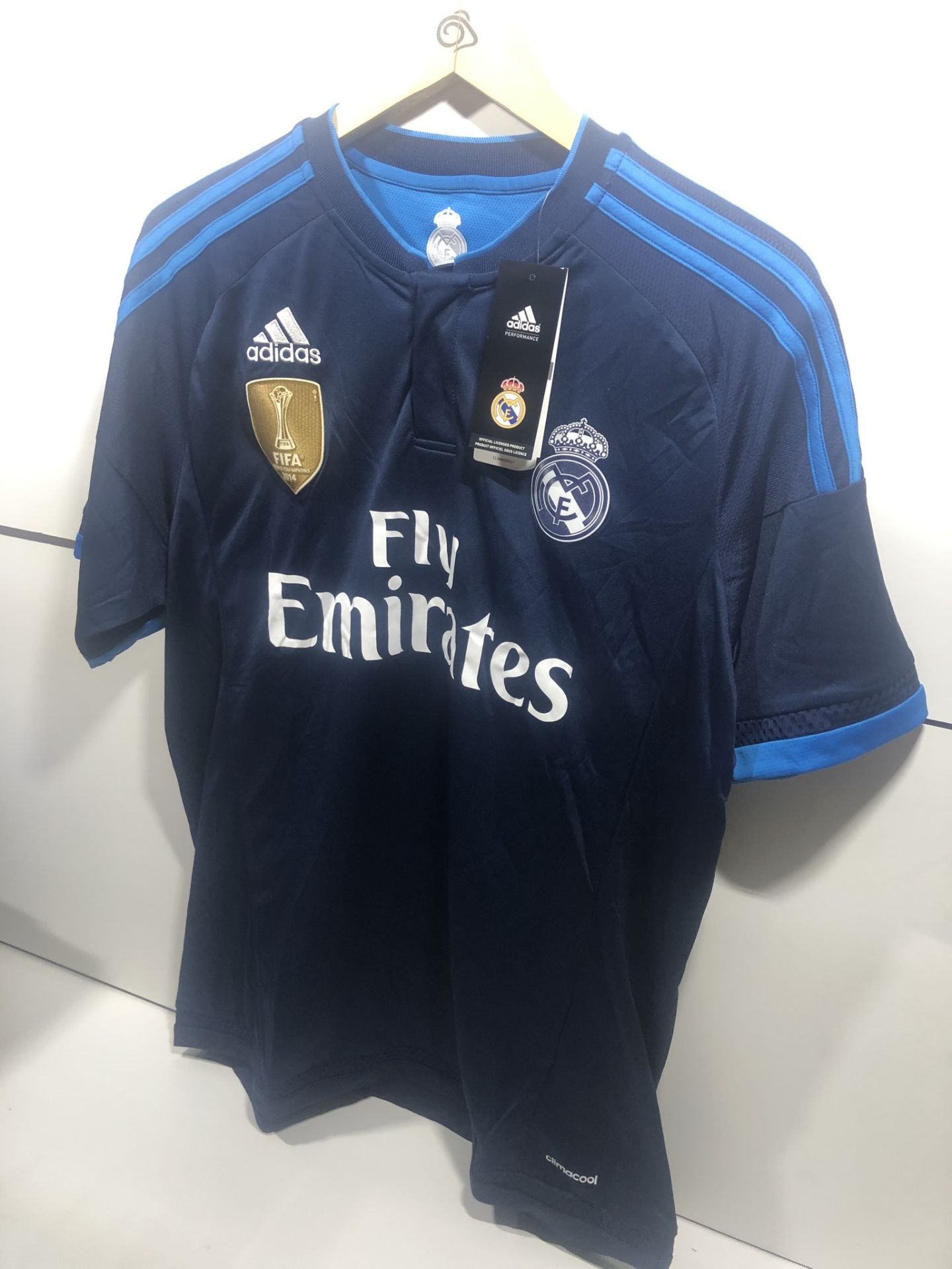 Adidas 2015/2016 Real Madrid Replica Third Jersey | L - Image 2 of 4