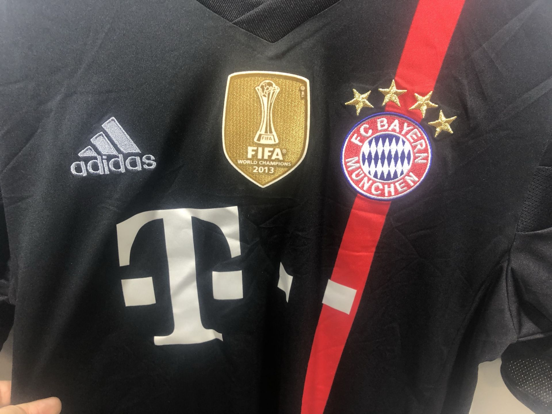Adidas 2014/2015 FC Bayern Munchen Replica Third Jersey | M - Image 4 of 5