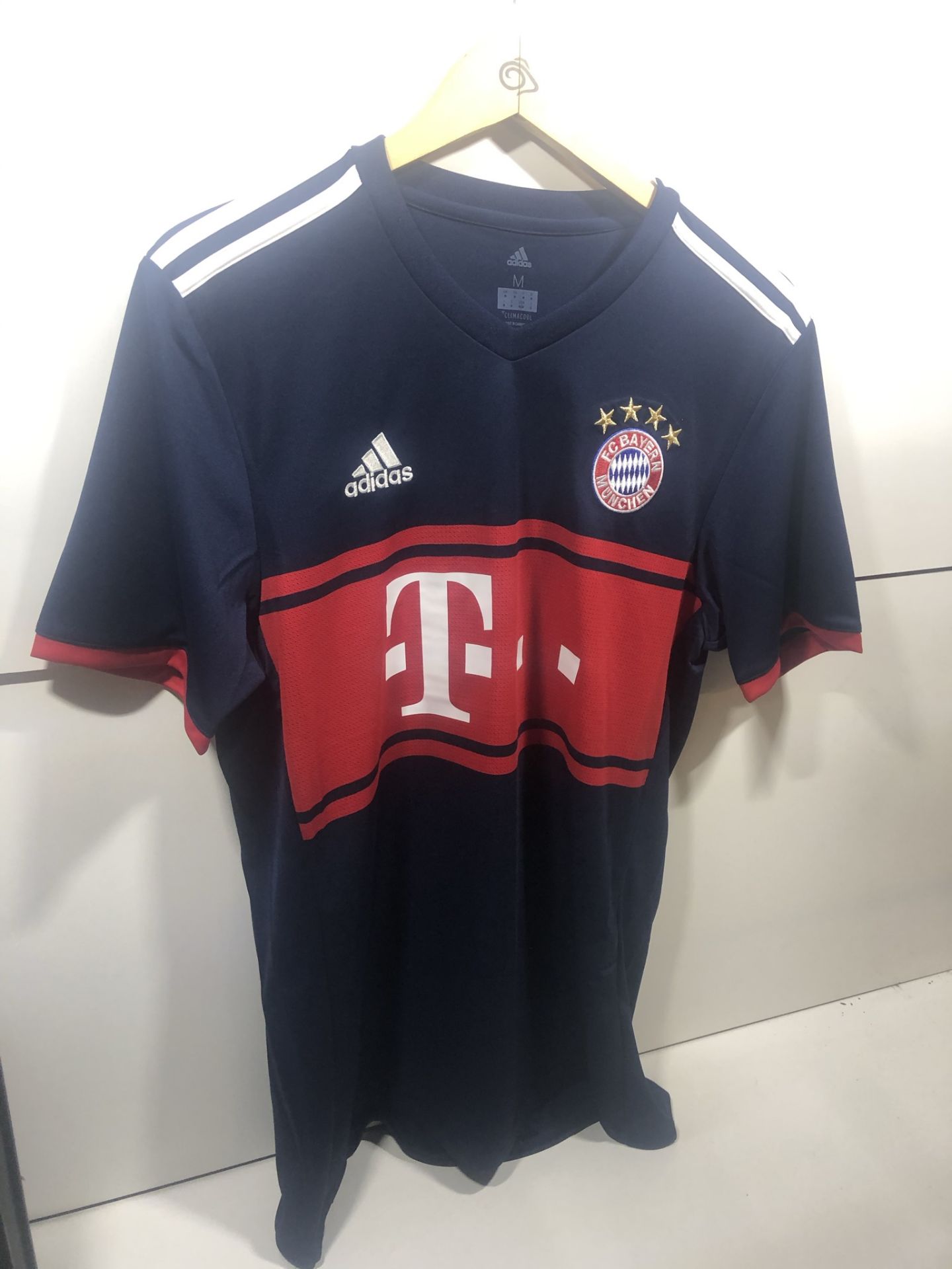 Adidas 2017/2018 FC Bayern Munchen Replica Away Jersey | M - Image 3 of 5