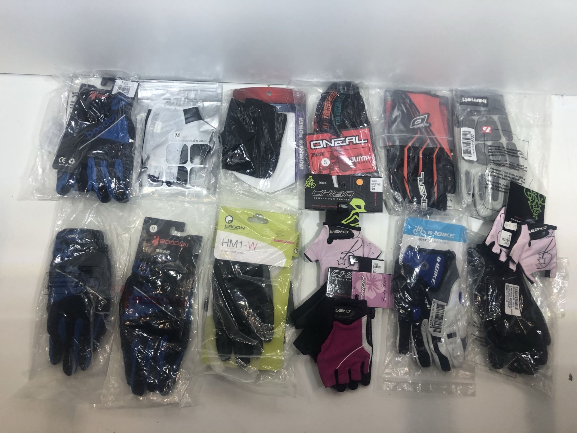 14 x Pairs of Various Boys/Girls Cycling Gloves as per pictures - Image 2 of 3