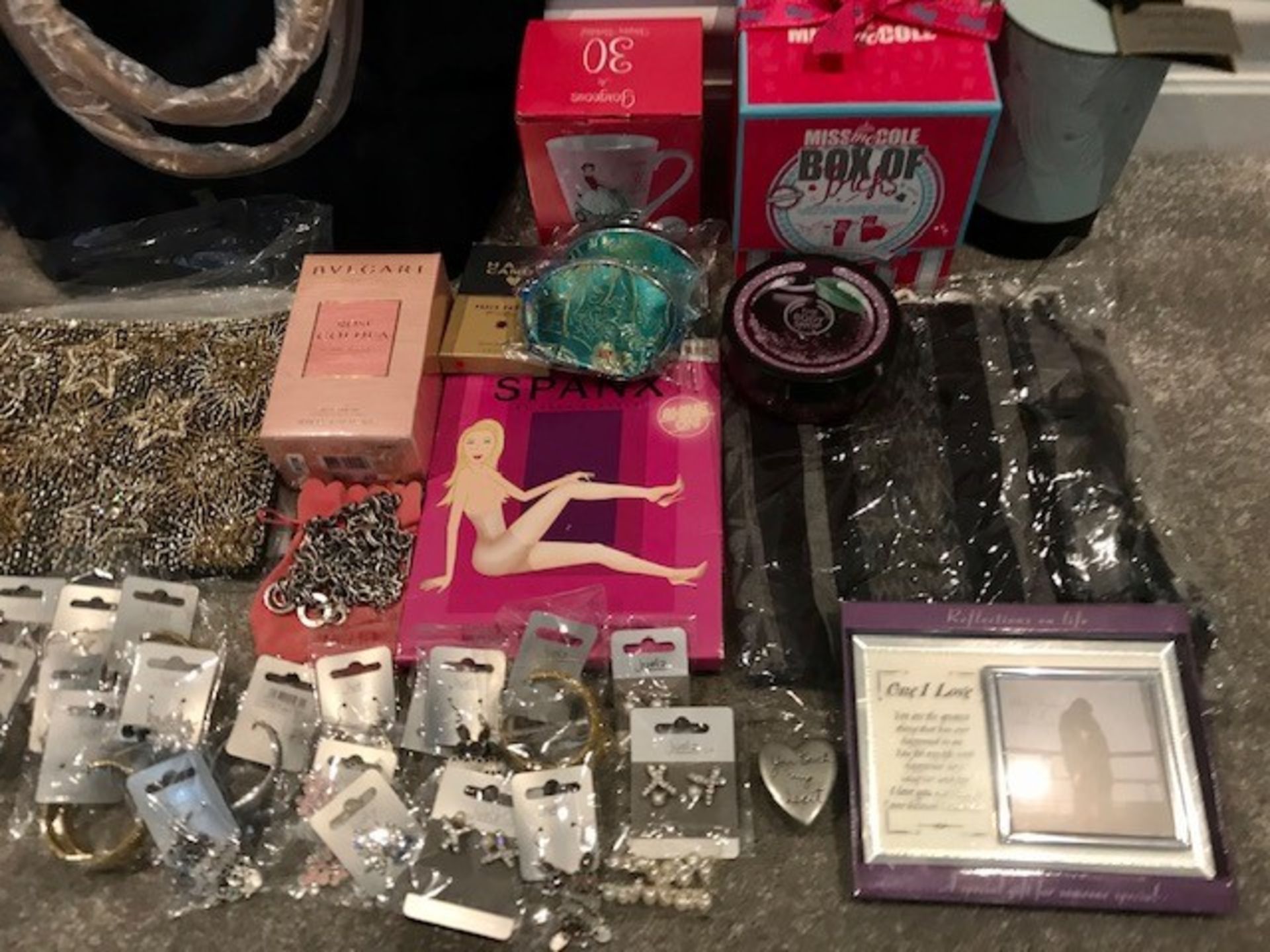 Bulk Lot of Unused Bags | Gifts | Perfume | Jewellery & Accessories - As Pictured - NO VAT - Image 5 of 15