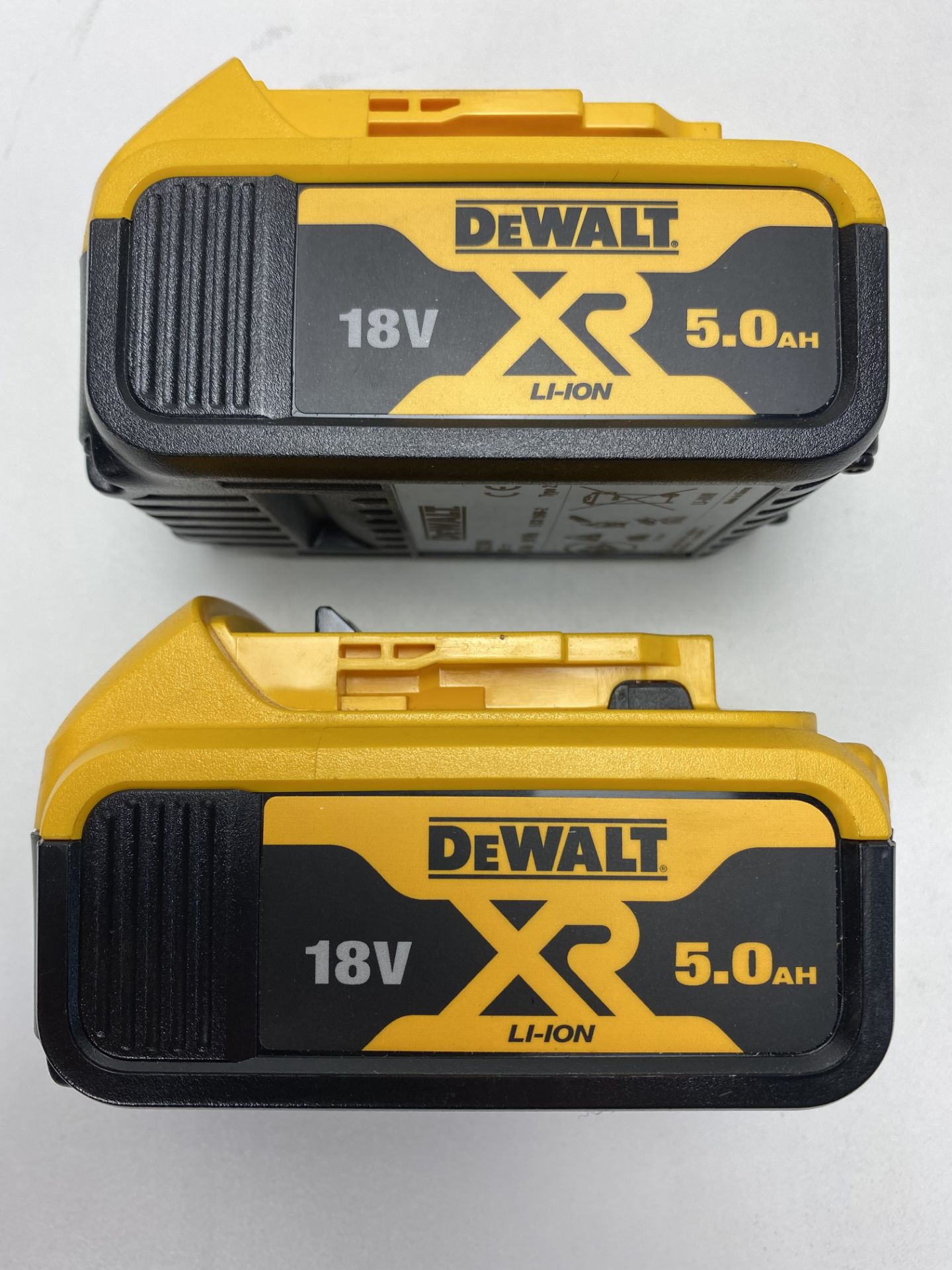 2 x DEWALT DCB184 18V 5AH LI-ION XR SLIDE BATTERIES