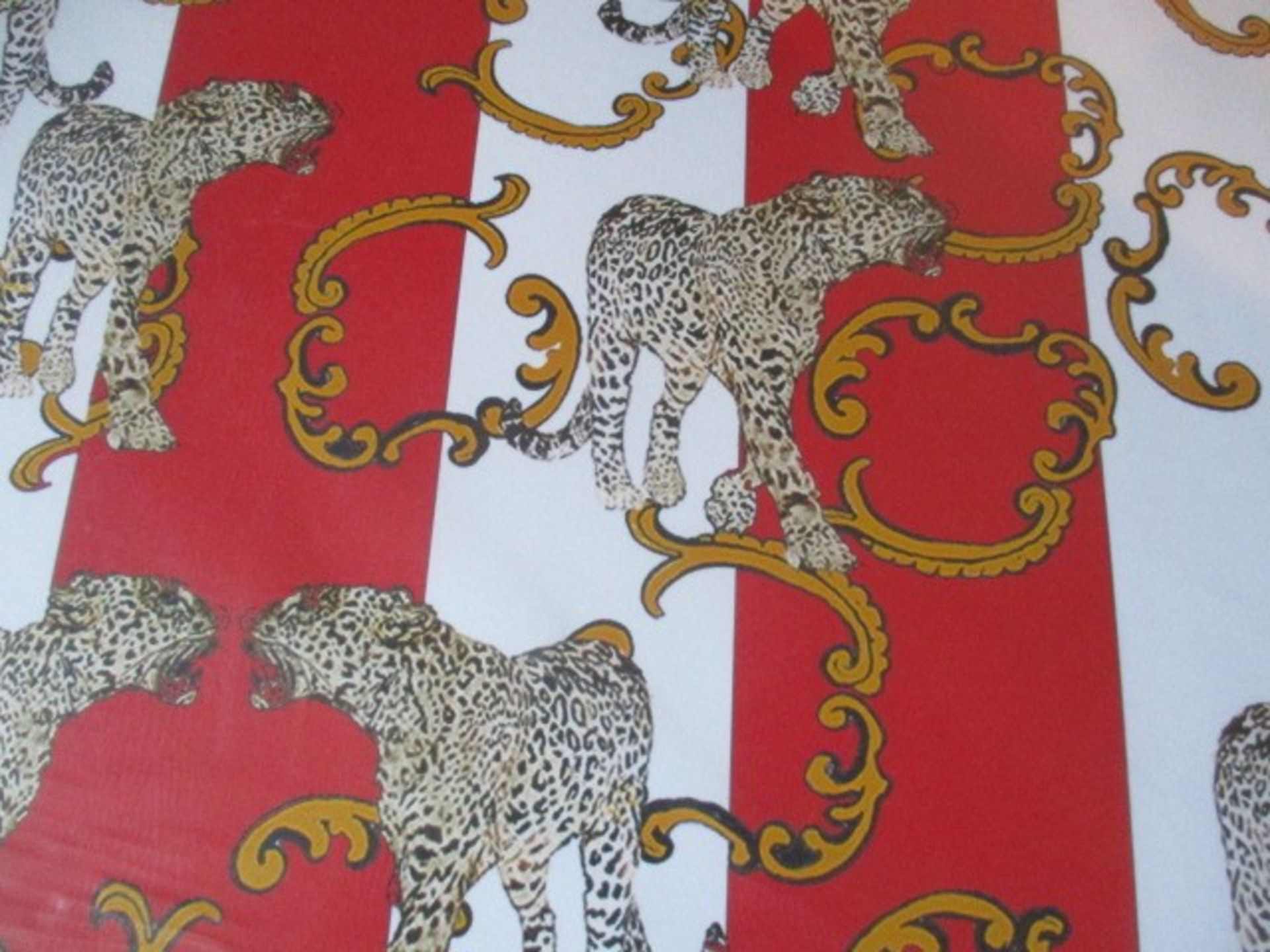 £150,000+ Stock of a Luxury Gift Wrap Distributor - Image 75 of 227