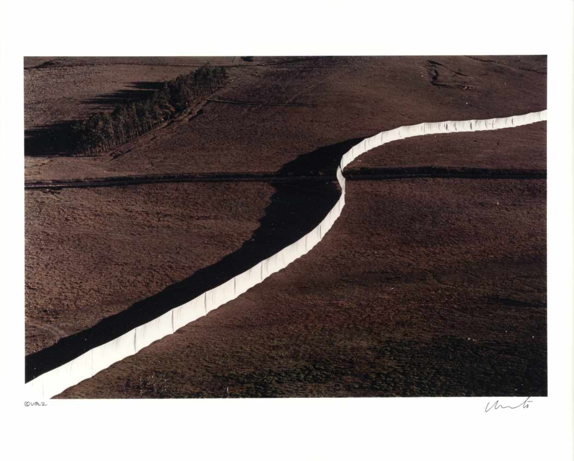 Christo (Christo Javacheff)Running Fence, Sonoma and Marin Counties, California (1972-1976) - Bild 2 aus 5