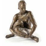 Georg KolbeSitzendeBronze mit goldbrauner Patina. (1926-1940). Höhe ca. 28,5 cm. Einer von