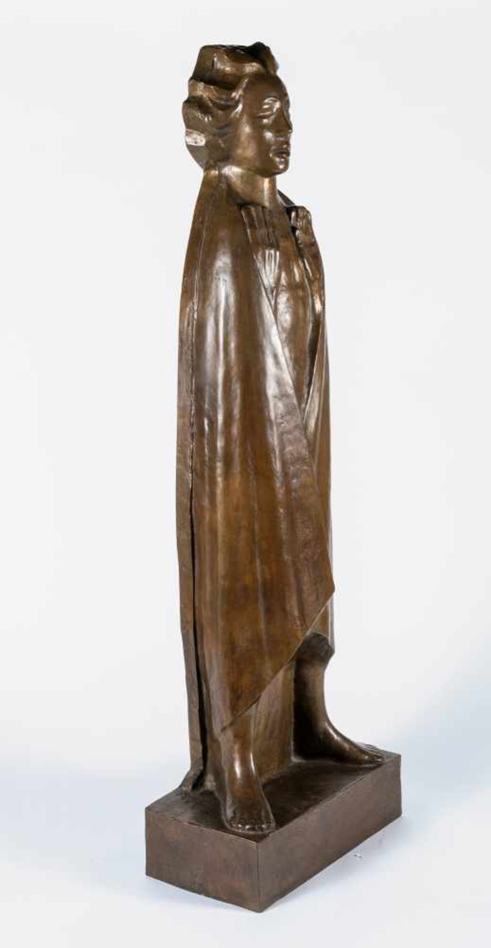 Ernst BarlachDie FlammeBronze mit goldbrauner Patina. (1934). Höhe ca. 113 cm. Eines von - Bild 4 aus 6